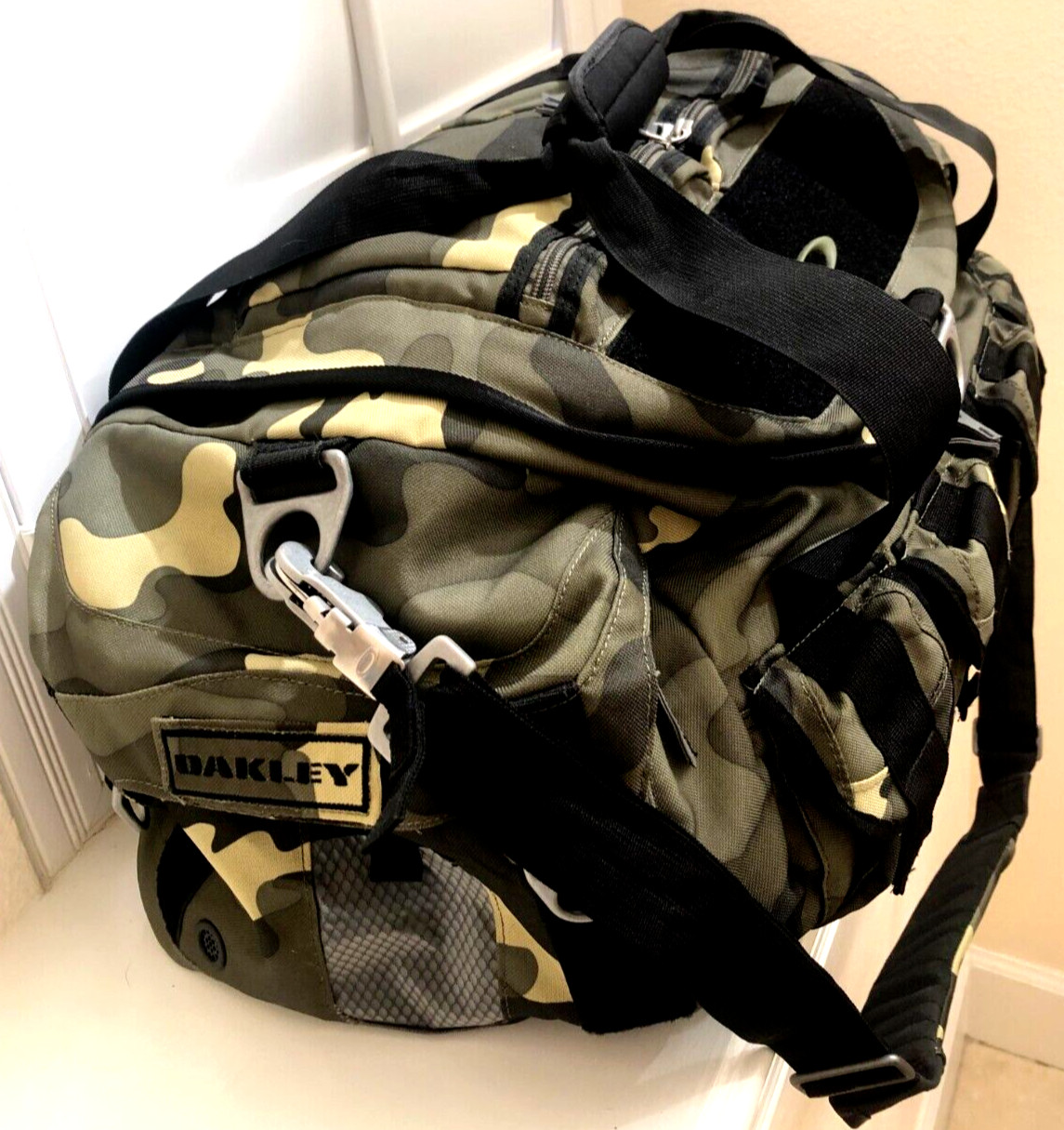OAKLEY MECHANISM DUFFEL BAG Herb Camo Tactical Field Gear AP Large Pack Pristine