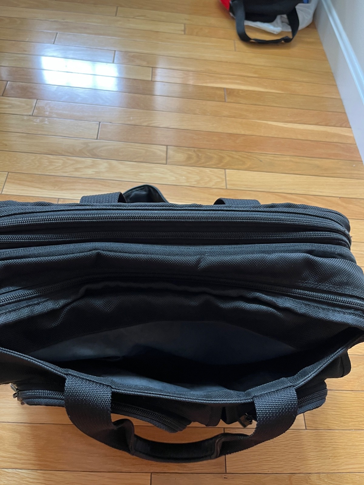 Tumi Classic Black Ballistic Nylon Compact Large Screen Briefcase Laptop Bag