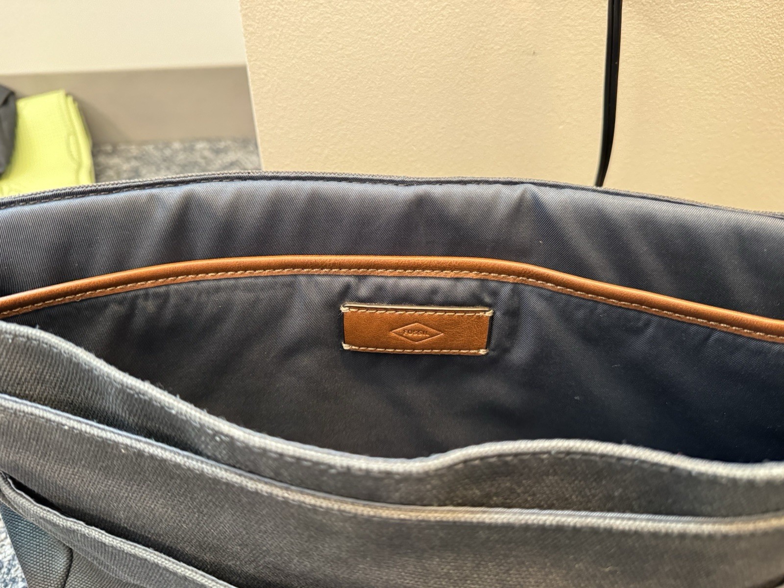 Fossil Men’s Medium Messenger Bag Navy/Brown Buckle Crossbody Adjustable Pockets