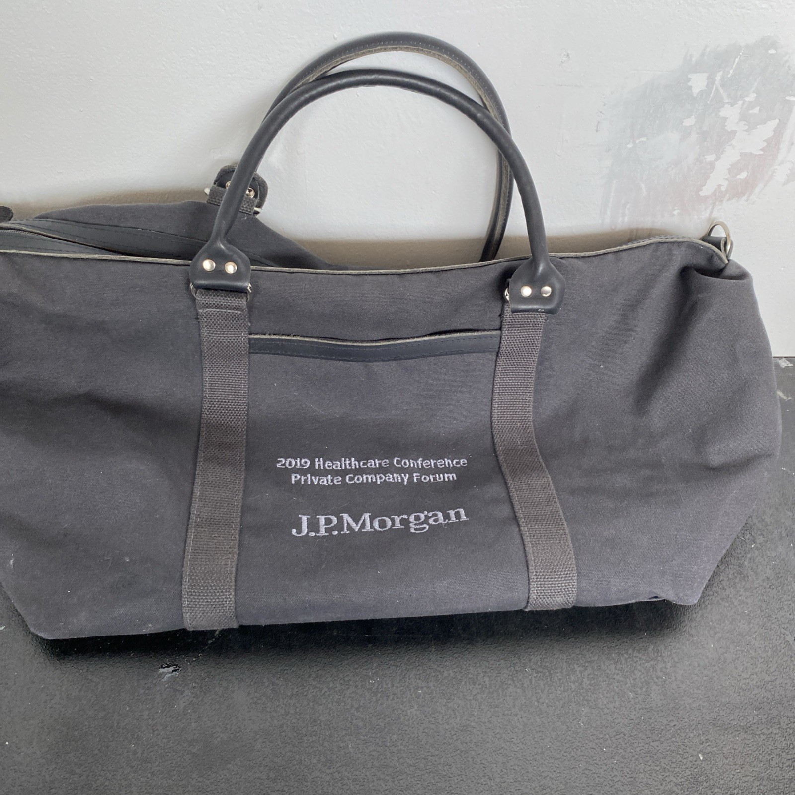 Scarborough & Tweed USA Branded Gray Canvas Bag Leather Handles – no strap