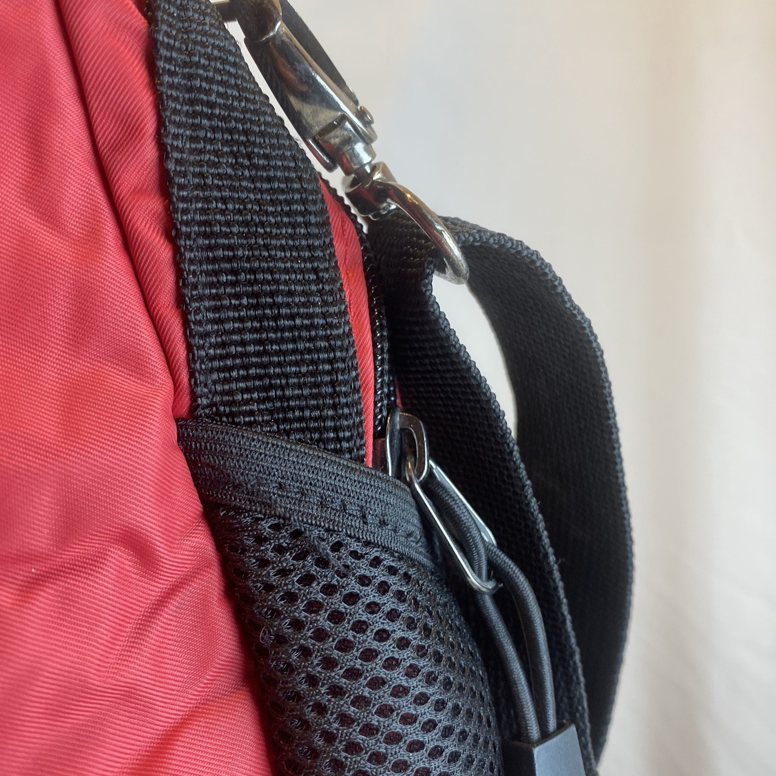 Vintage Universal Studios Sling Backpack Red Black Y2K Gorpcore Tech Bag Retro
