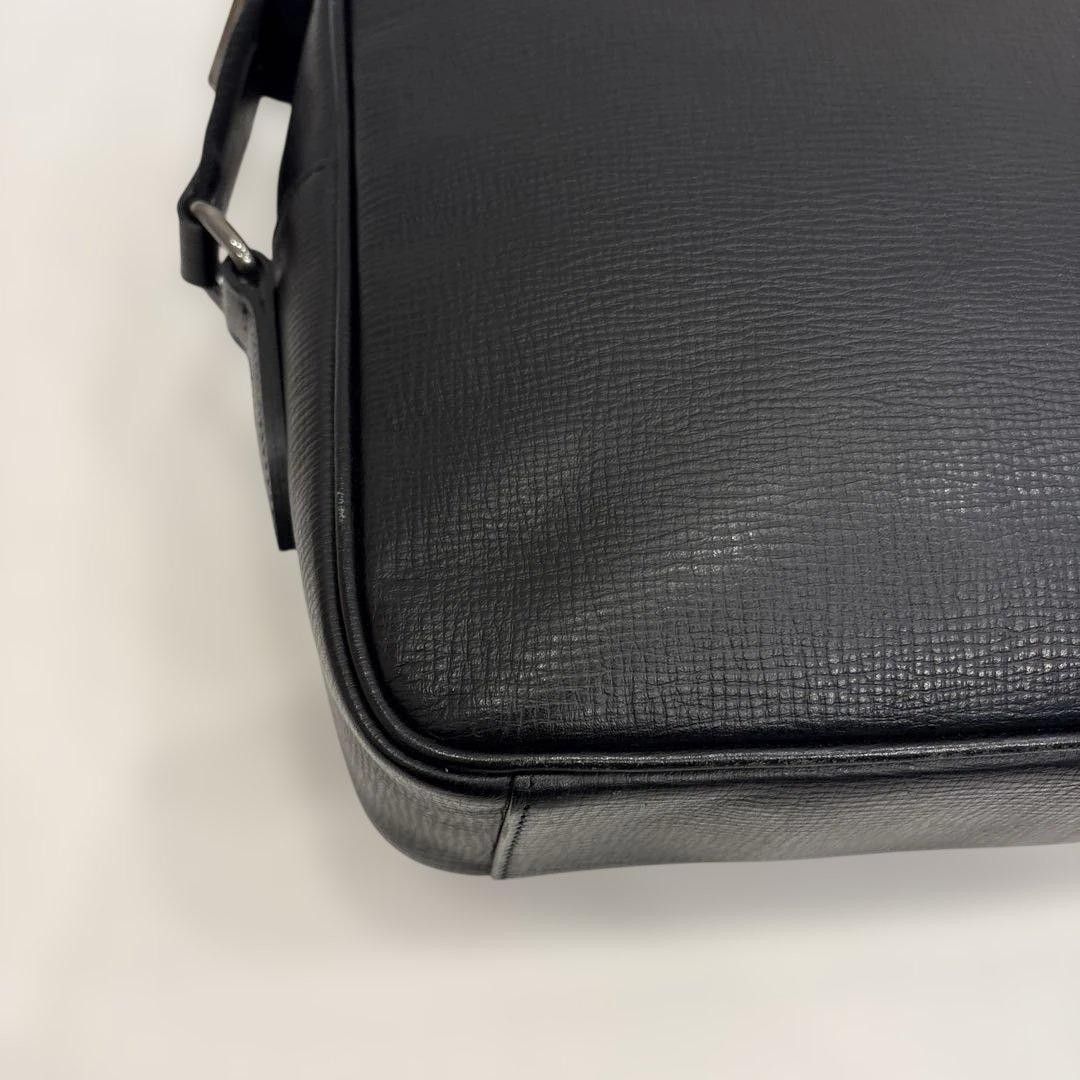 Authentic Burberry Black Leather Shoulder Bag 31cm x 24.5cm x 6.5cm with Nova Ch