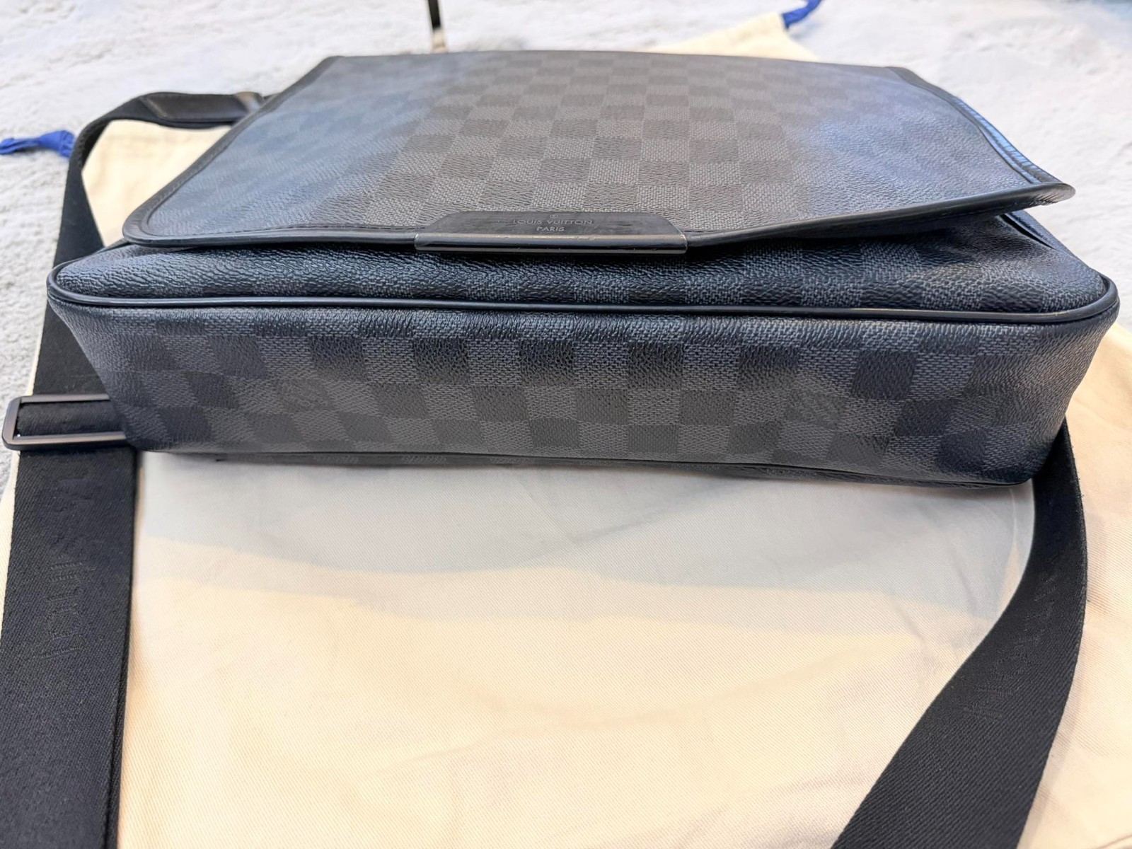 Louis Vuitton Daniel MM Damier Graphite Messenger Bag Men’s Crossbody Authentic