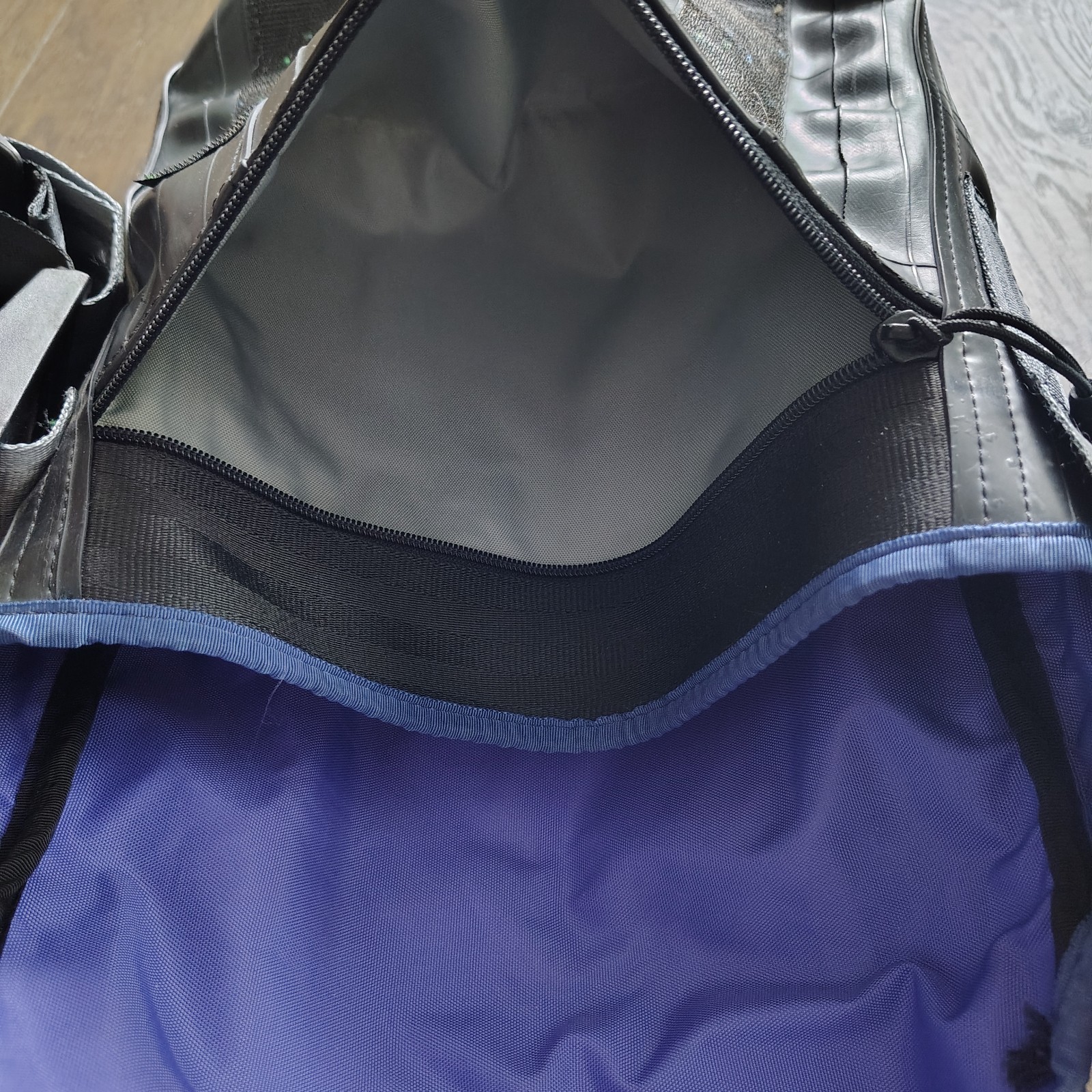 Alchemy Goods AG Messenger Bag Crossbody Sack Purple