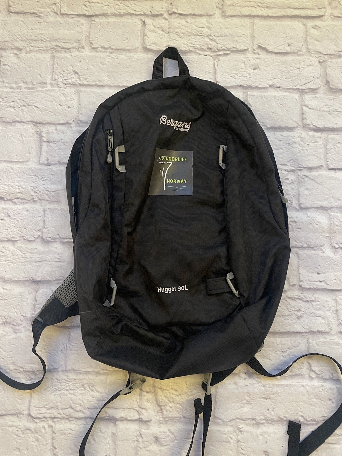 BERGANS OF NORWAY Outdoorlife 30L Black Backpack Chest