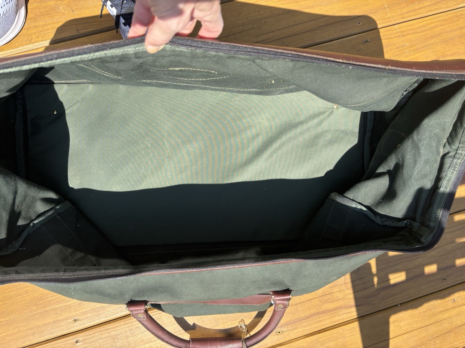 ORVIS 27” Battenkill Green Canvas Leather Bottom Large Duffle Bag