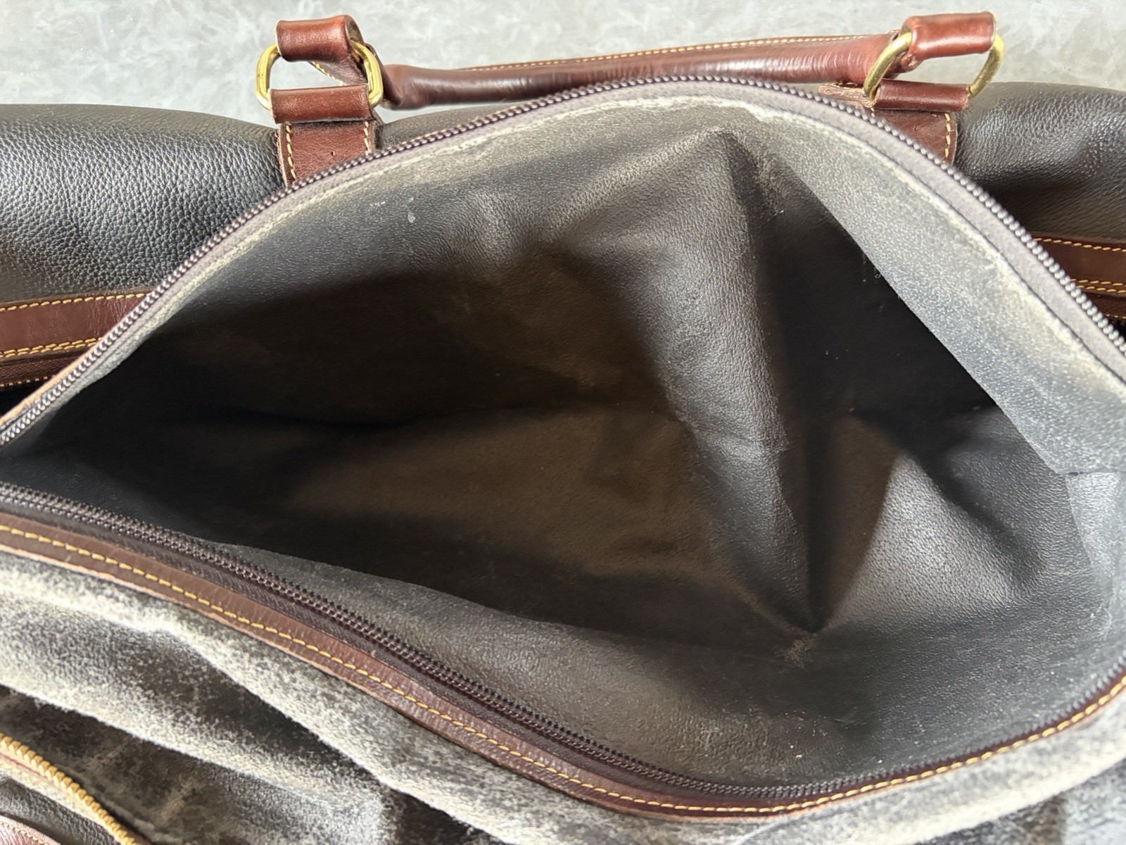 Vintage Roots Canada VH1 “Music First” promotional leather duffle bag. Rare!