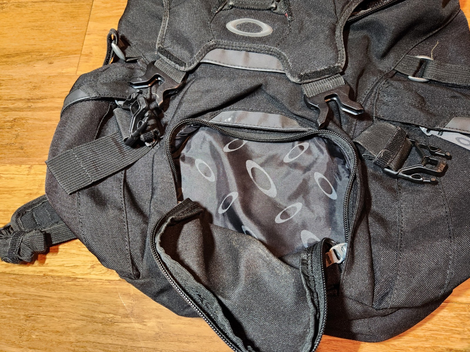 OAKLEY Tactical Field Gear Kitchen Sink LapTop Backpack-RN96548-CA 35480 Vintage