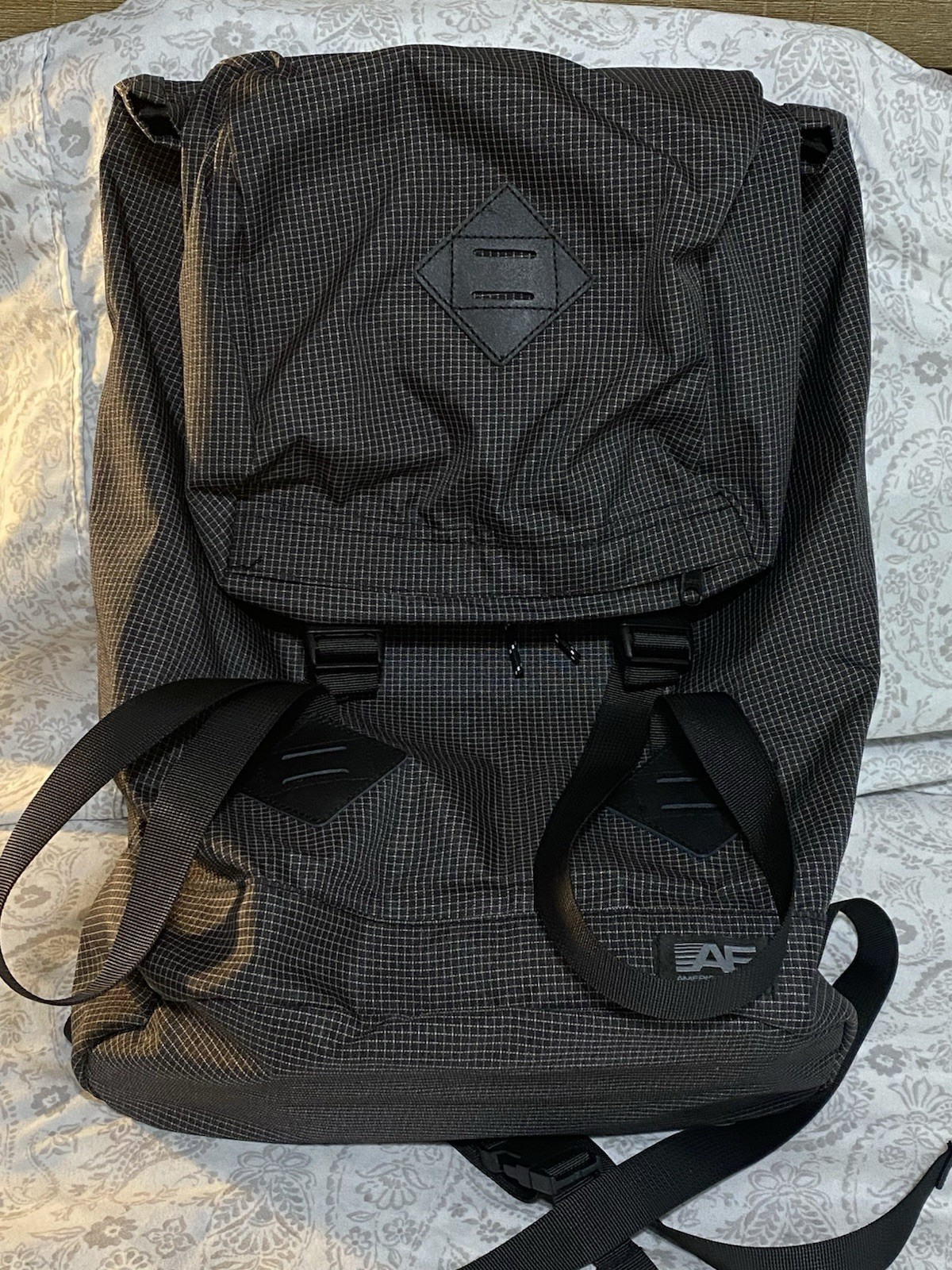 American Eagle NWT Medium Weight 24/7 Active Hiking Backpack Black