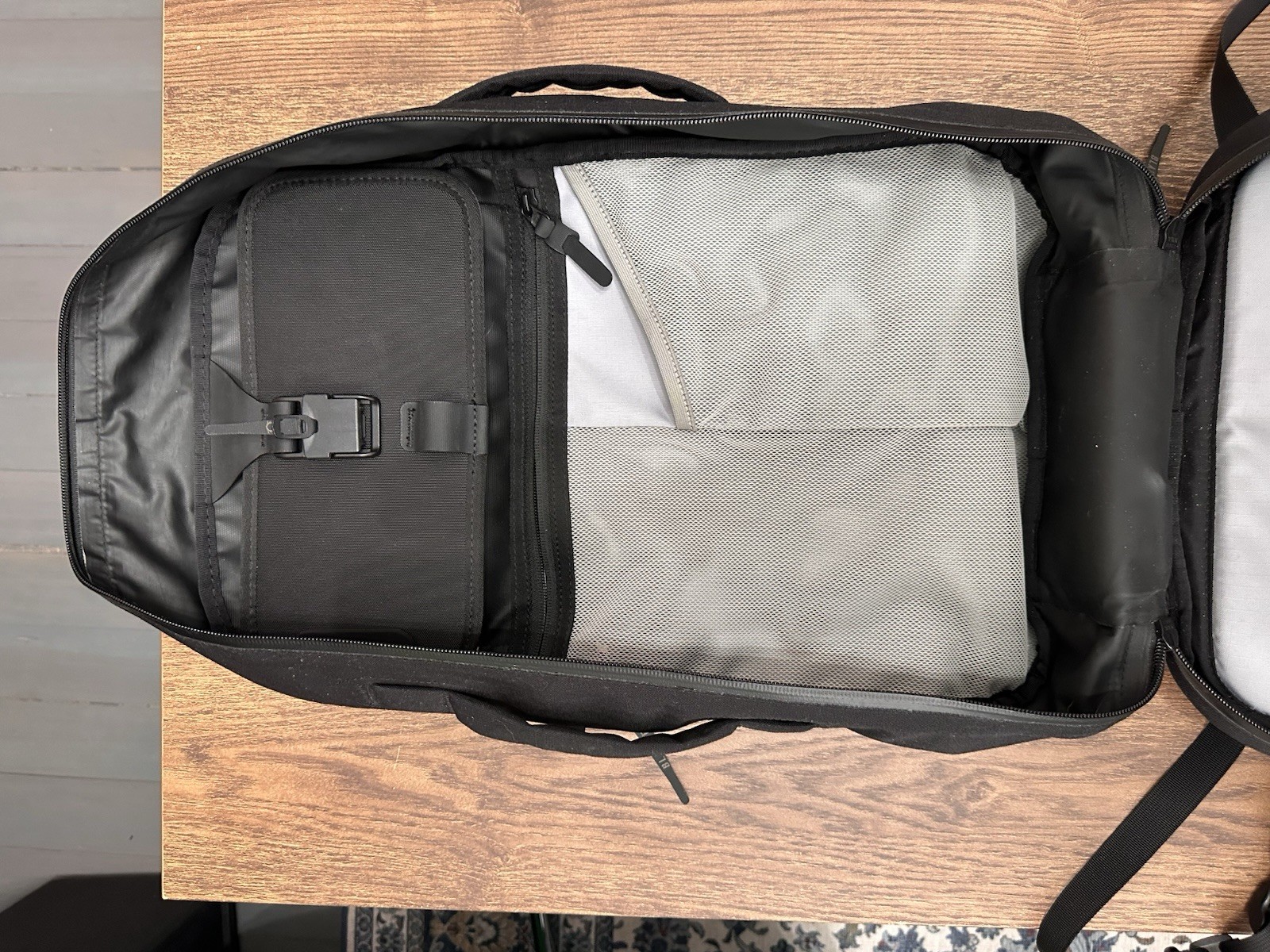 Black Ember Shadow 26L Minimal Backpack in Black – used