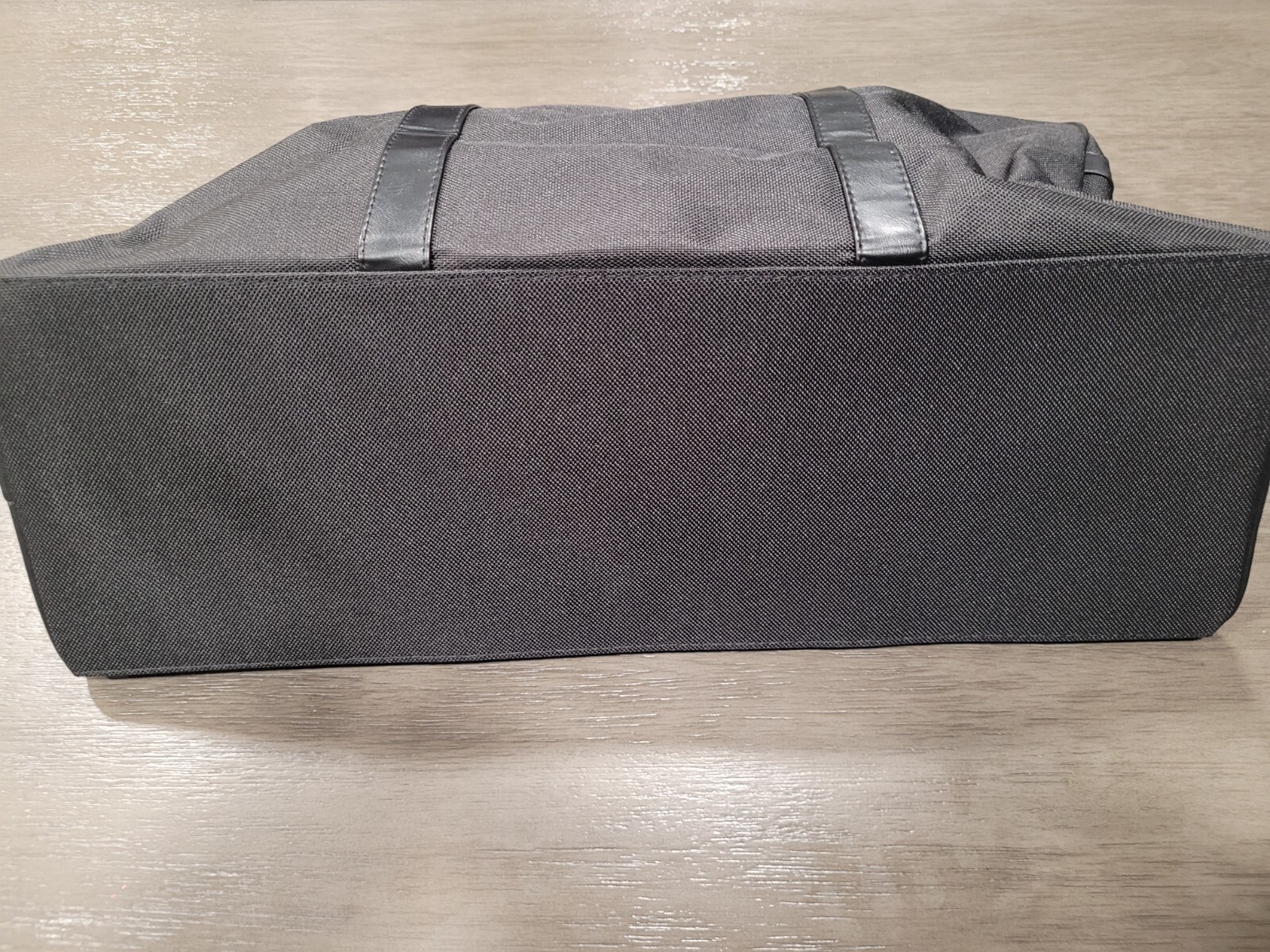 BRAND NEW, HUGO BOSS Parfums Black Folding Travel Bag