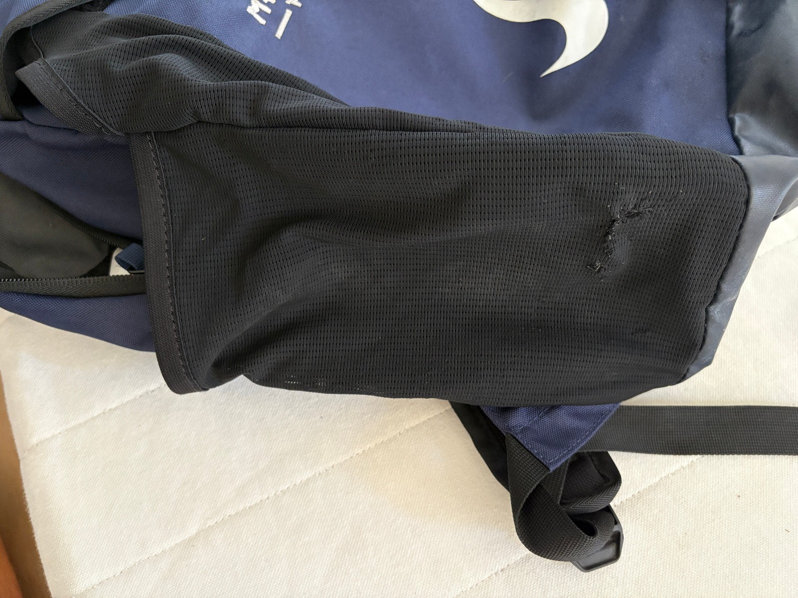 Nike Academy Team Backpack (30L). Soccer backpack, navy blue, used