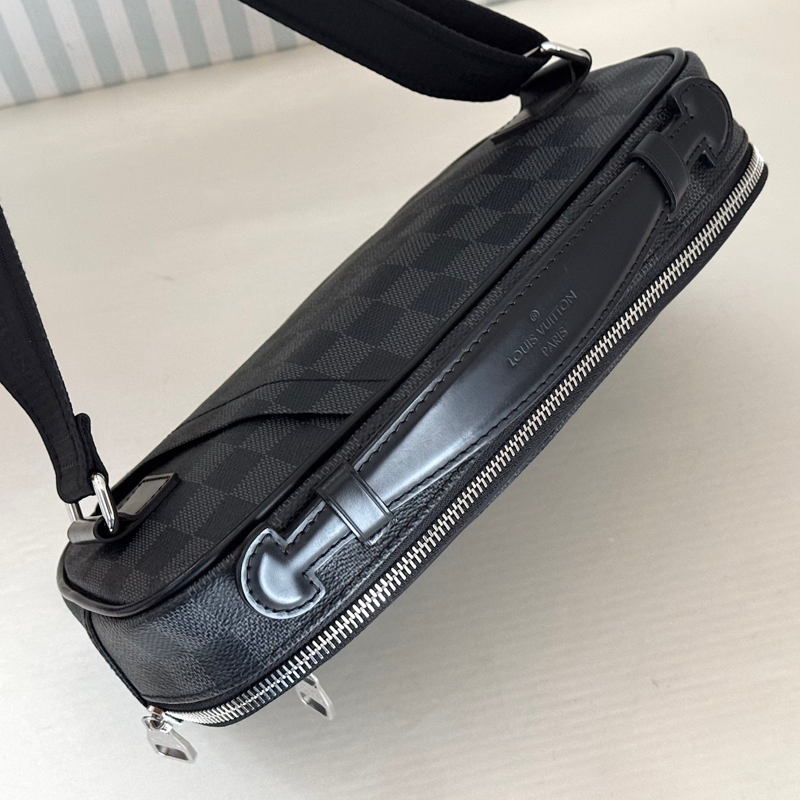 LOUIS VUITTON N41289 Ambler Damier Graphite Canvas Sling Bum Body Bag MB0186
