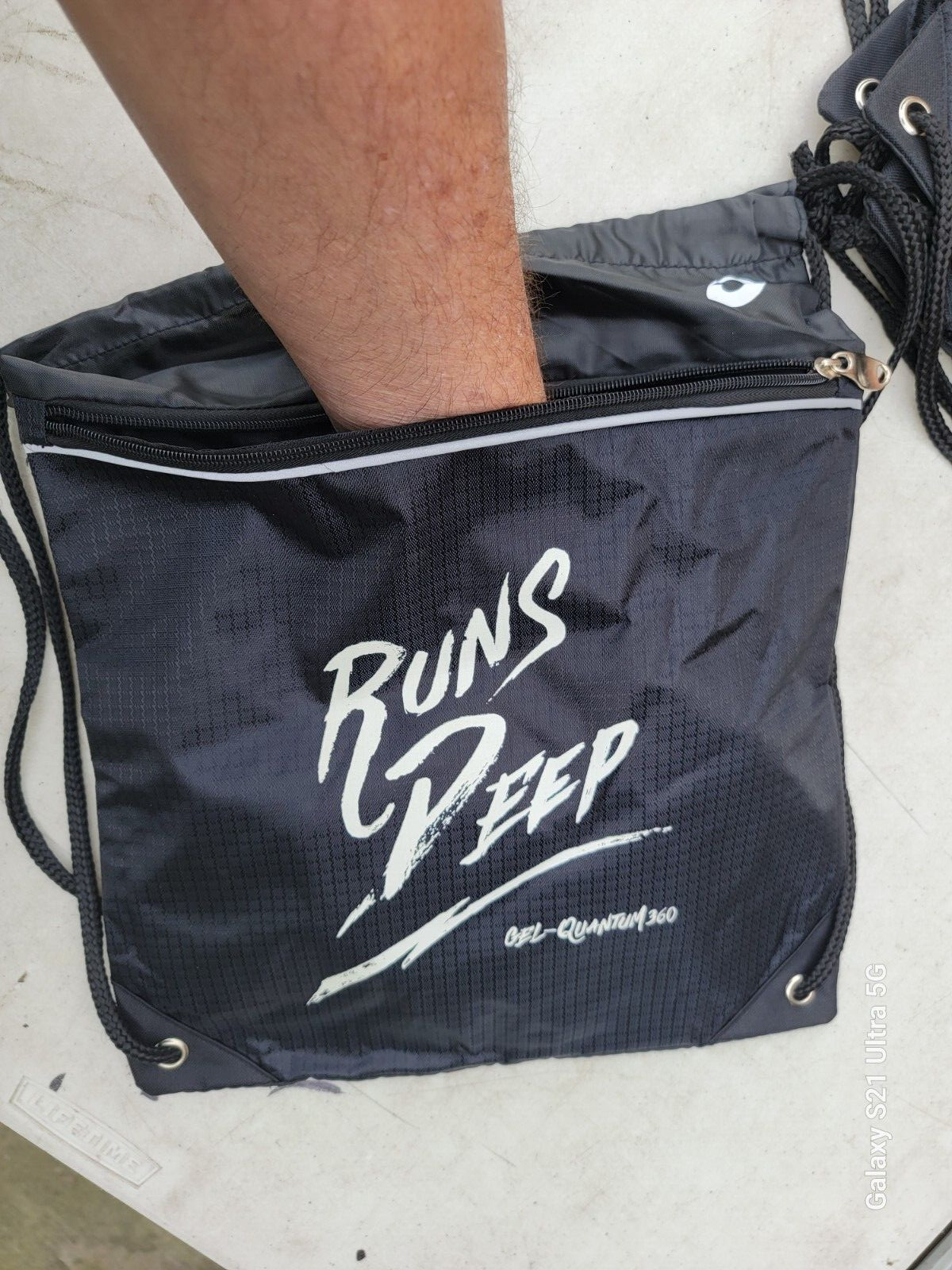 ASICS Runs Deep Cinch Sack Backpacks Glow In The Dark Light Weight Black