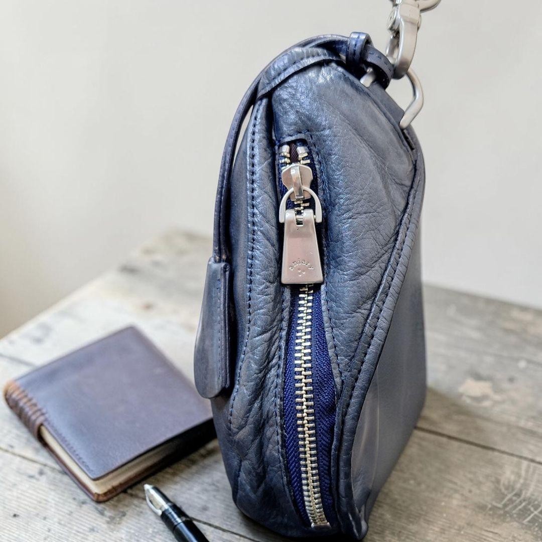 aniary Half Moon One Shoulder Leather Bag Navy Men’s All Leather 30cm Auth