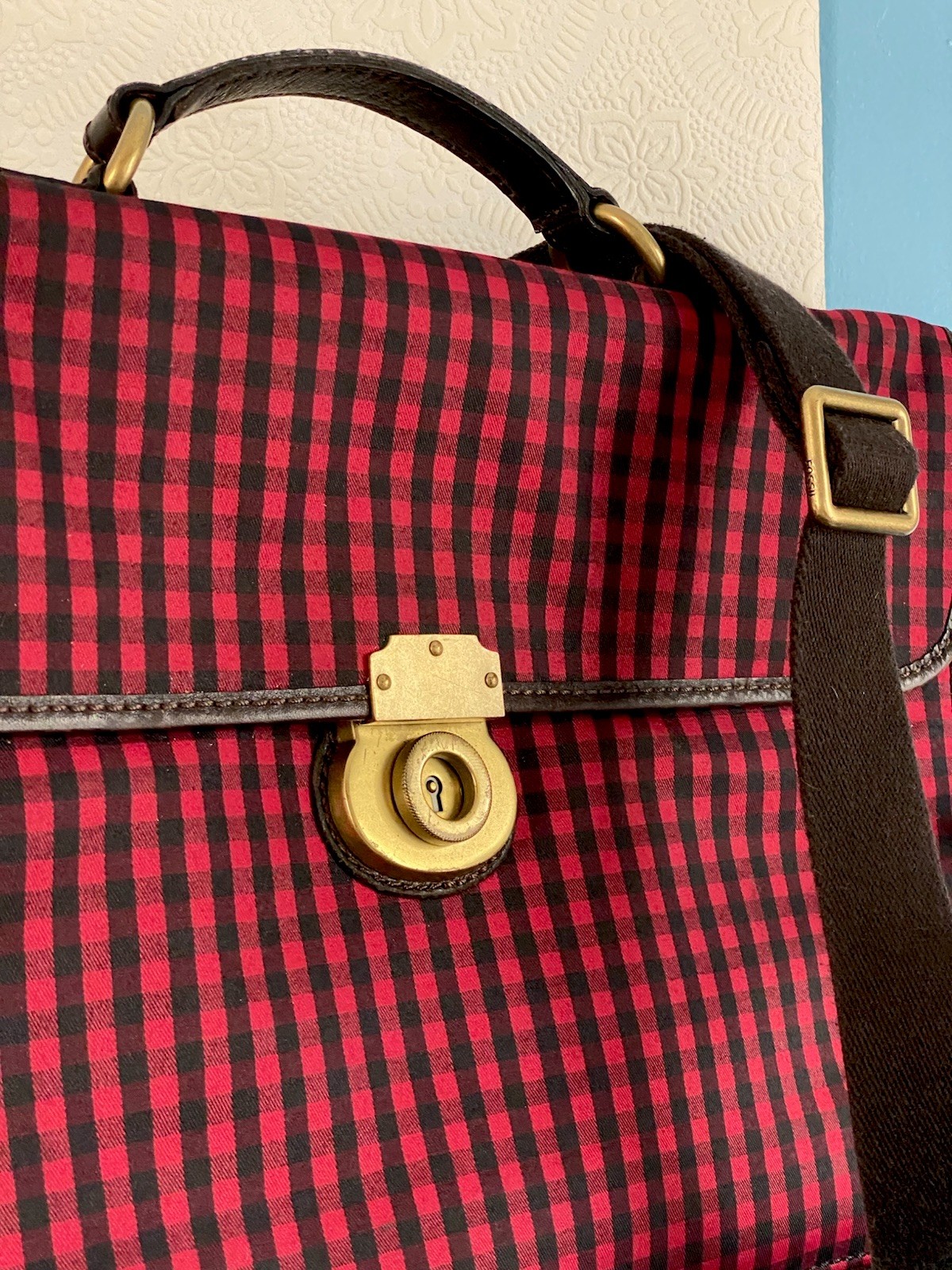 Father’s Day! LEATHER TRIM FOSSIL Red checkered MESSENGER BAG, Brass Push Lock