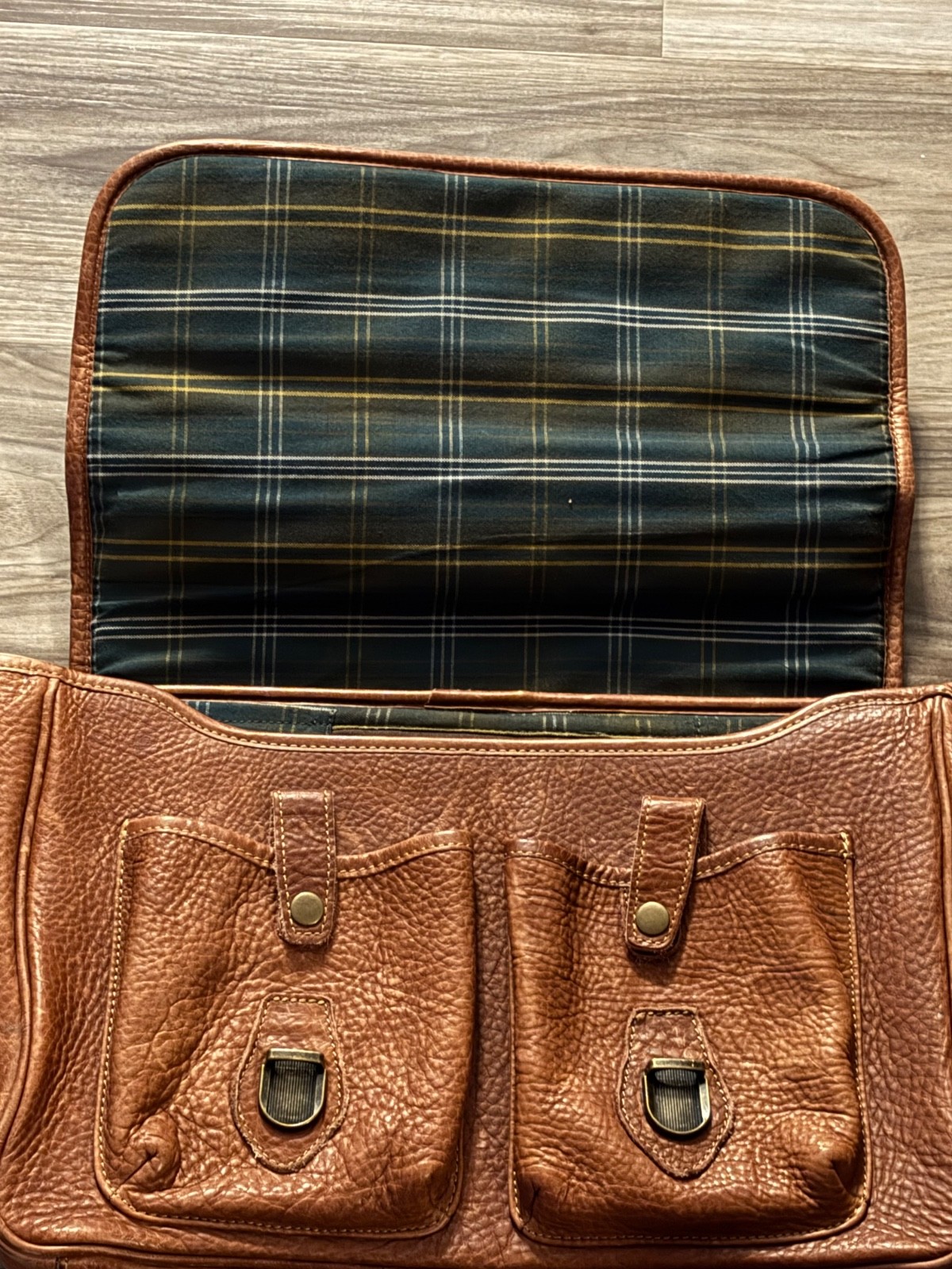 Duluth Trading Bashful Billionaire Full Grain Leather Briefcase Messenger Bag