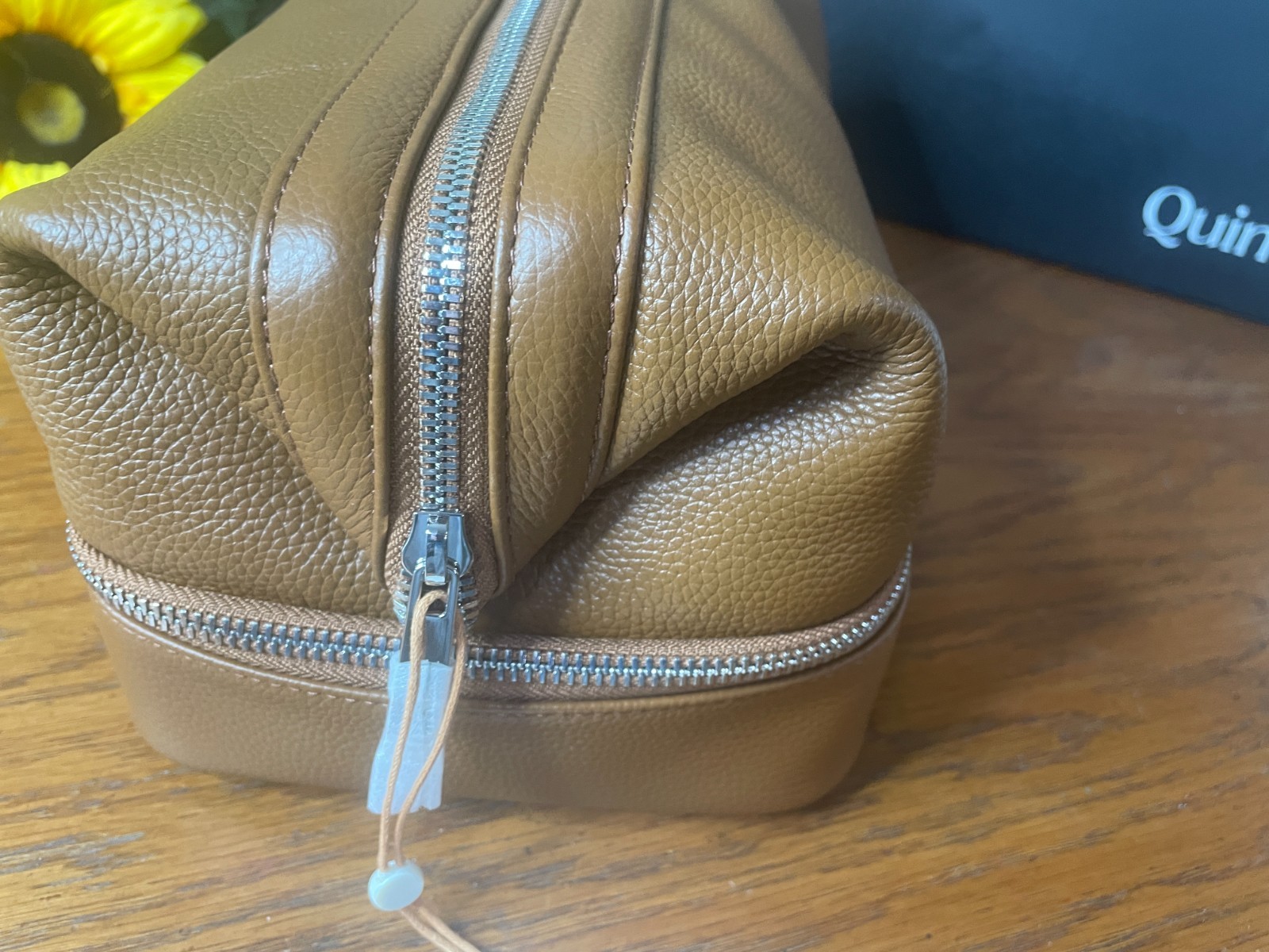 NWT QUINCE MEN’S ITALIAN LEATHER DUAL COMPARTMENT TOILETRY ZIP AROUND BAG