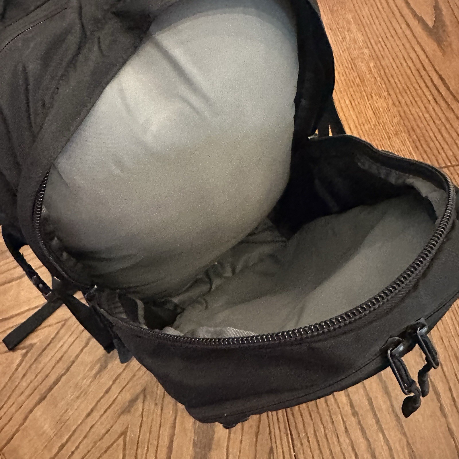 The North Face Surge Backpack Black FlexVent Laptop Travel School Bag Clamshell