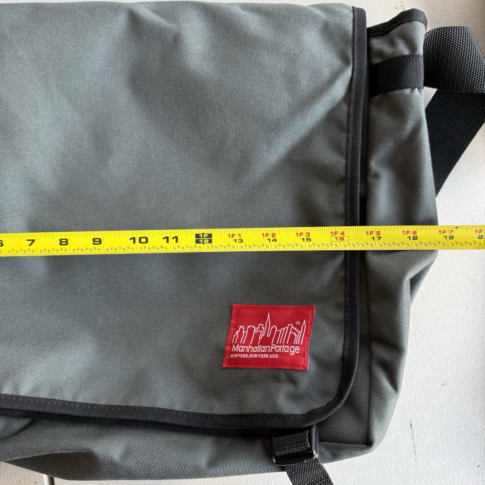 MANHATTAN PORTAGE Cordura Fabric Crossbody Shoulder Laptop Bag Gray Olive