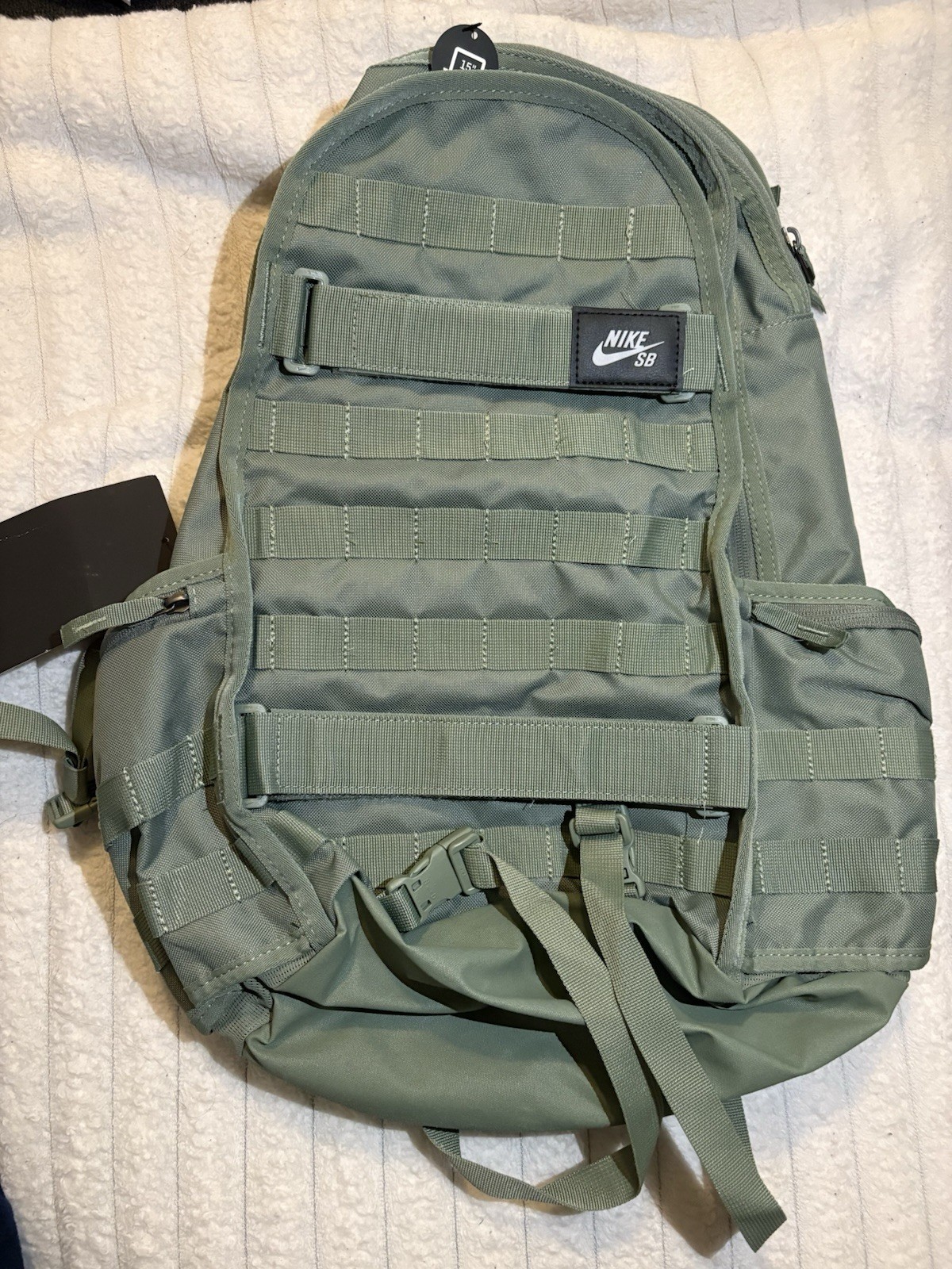 Nike SB RPM Backpack Green 15L Fits 15″ Laptop Zip 2 Pockets Padded Straps