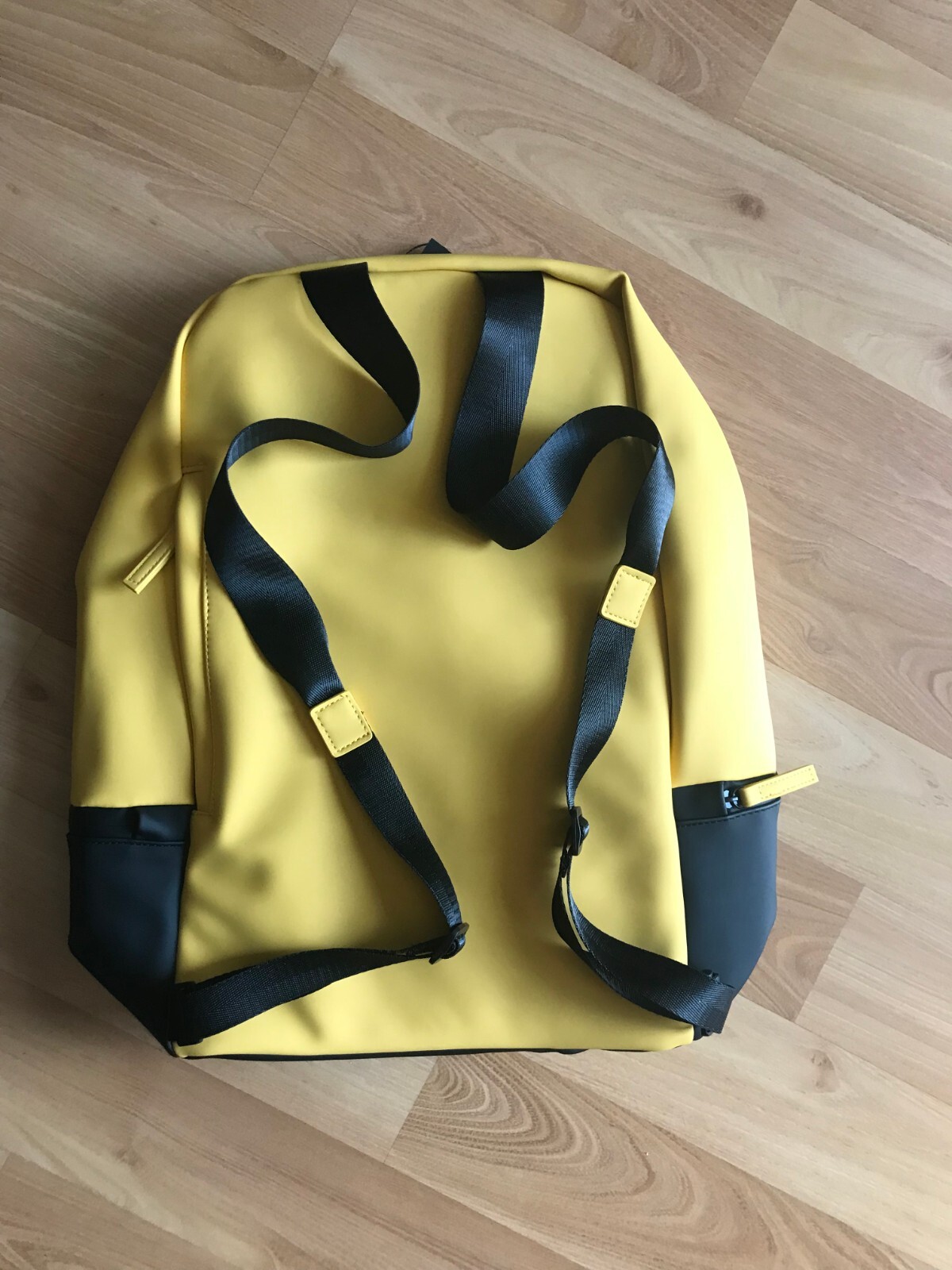 New Men’s / Women’s Unisex Atley James Yellow & Black Water-Resistant Backpack