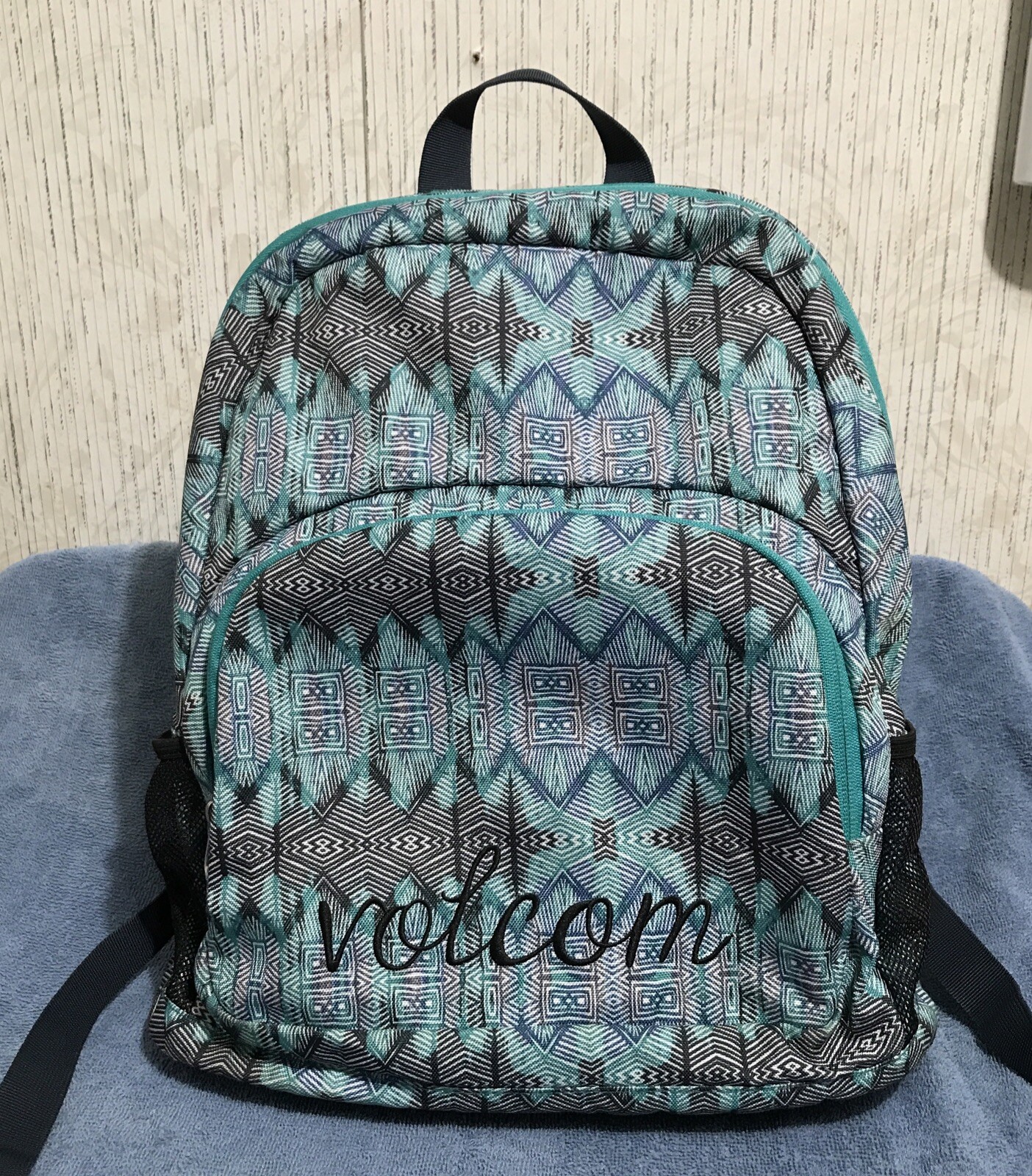 Volcom True To This Backpack Patterned Teal/Blue/Black Book Bag Zipper 3 Pockets