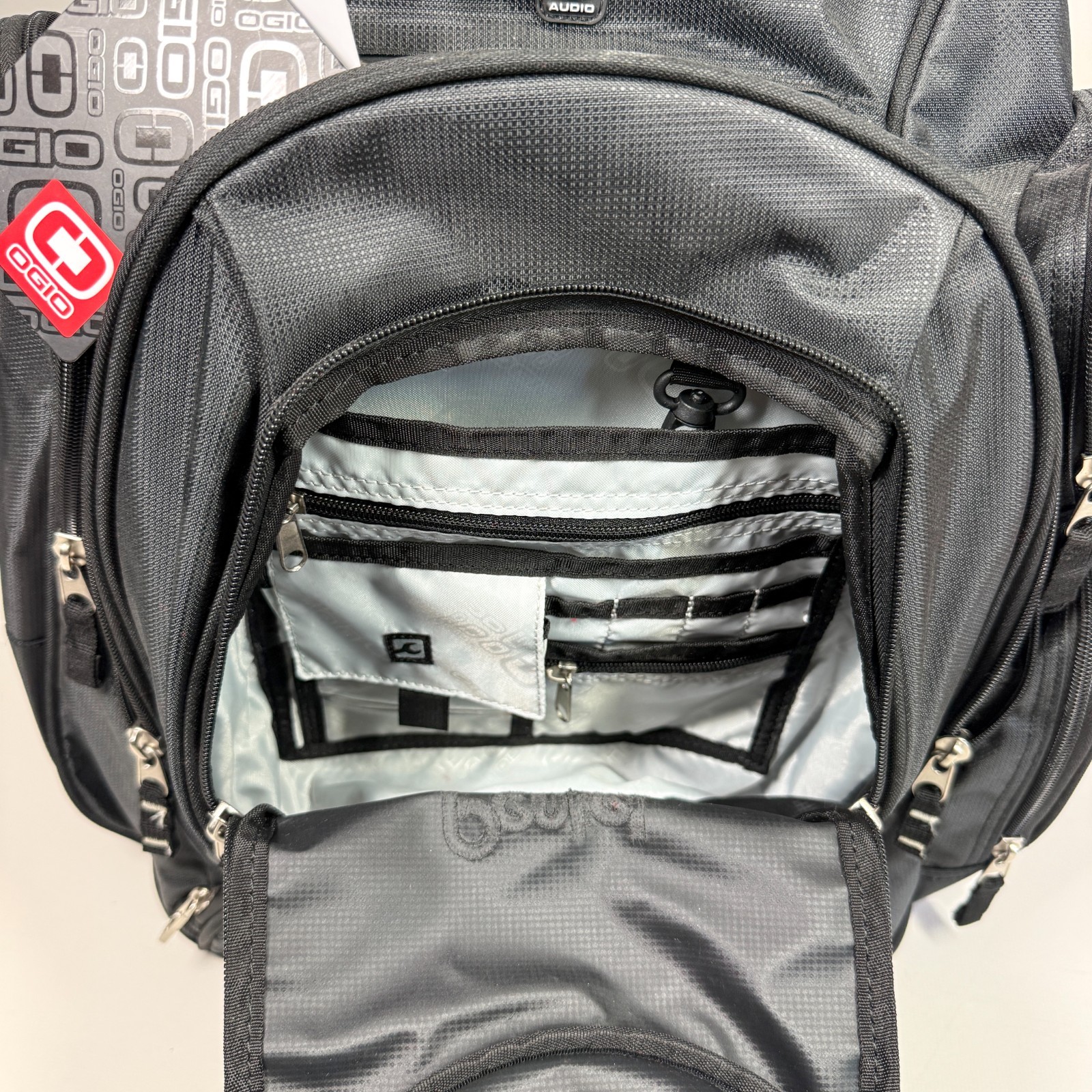 🔥 OGIO Metro Street Black Backpack w/ Audio Tech Laptop Pockets READ