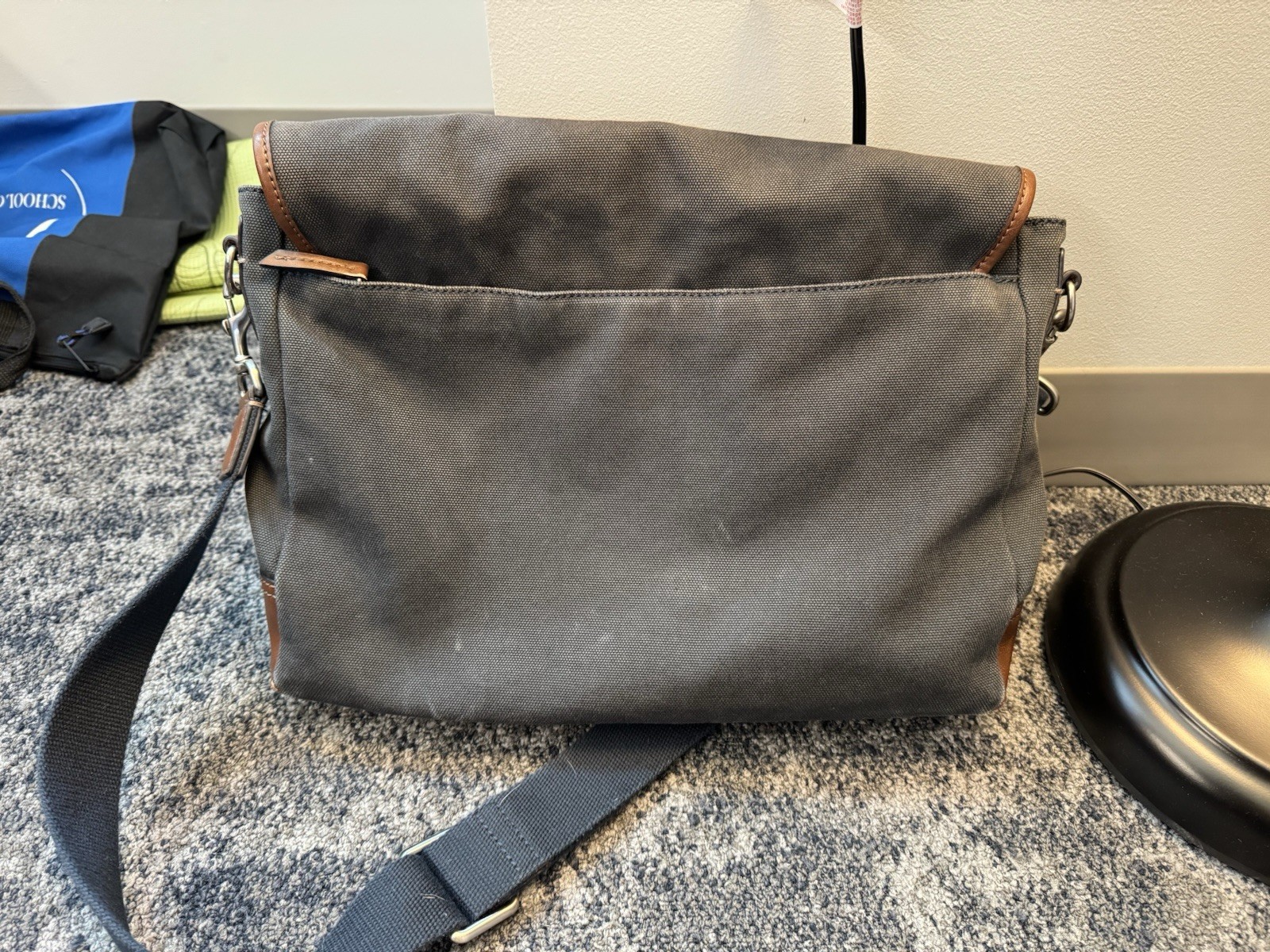 Fossil Men’s Medium Messenger Bag Navy/Brown Buckle Crossbody Adjustable Pockets