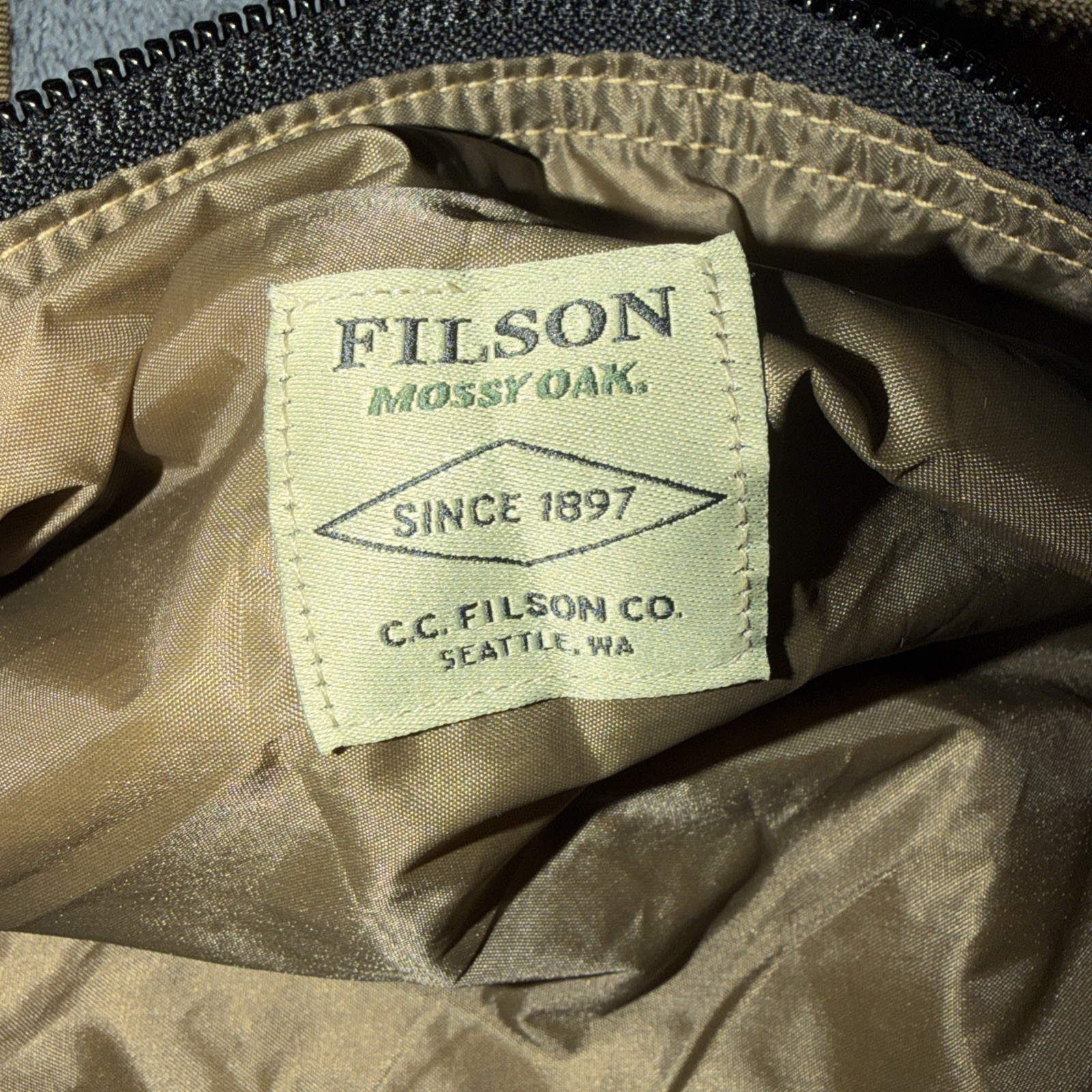 ⁠Filson Ducks Unlimited Small Field Duffle Bag NWT Mossy Oak Shadow Grass Camo⁠