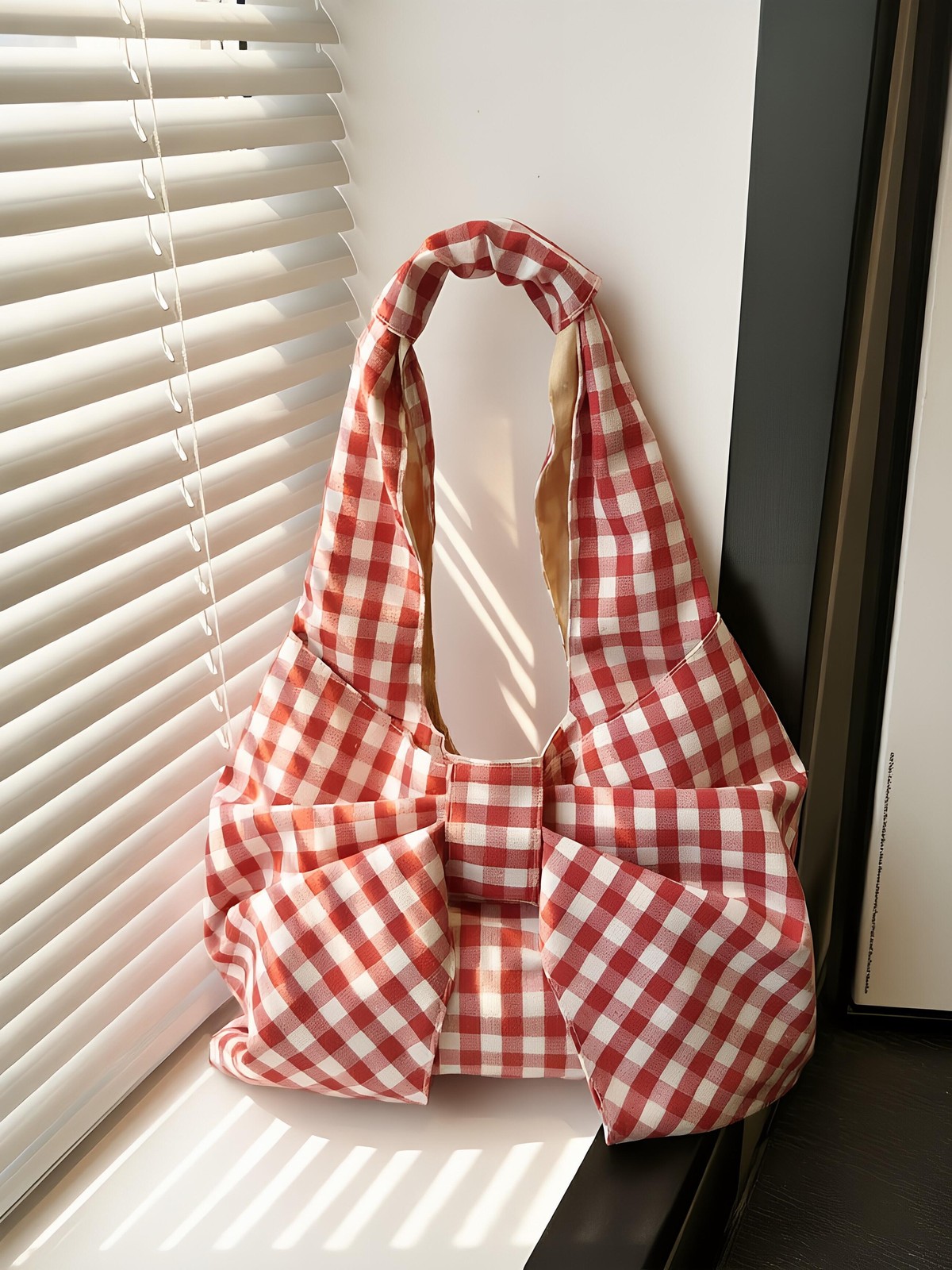 Women’s Retro Checkered Backpack Large Capacity Shoulder School Travel Bag