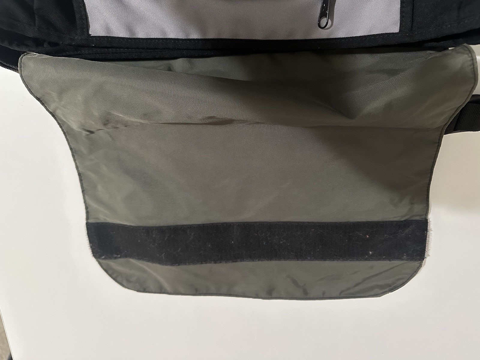 Vtg JanSport Black Messenger Bag/Laptop Travel Adjustable ShoulderStrap
