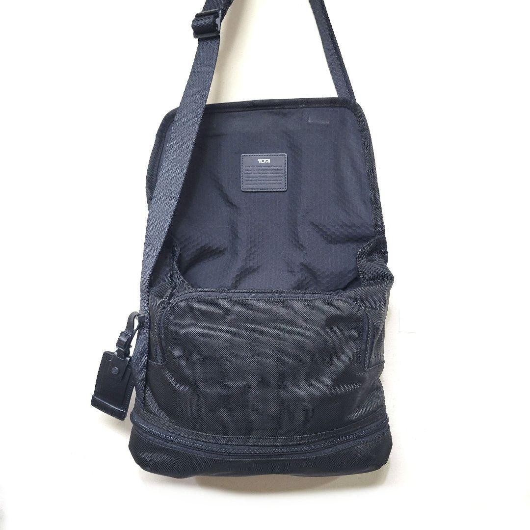 TUMI Travis Crossbody 232371D Expandable Messenger Bag Ballistic Nylon Men Japan