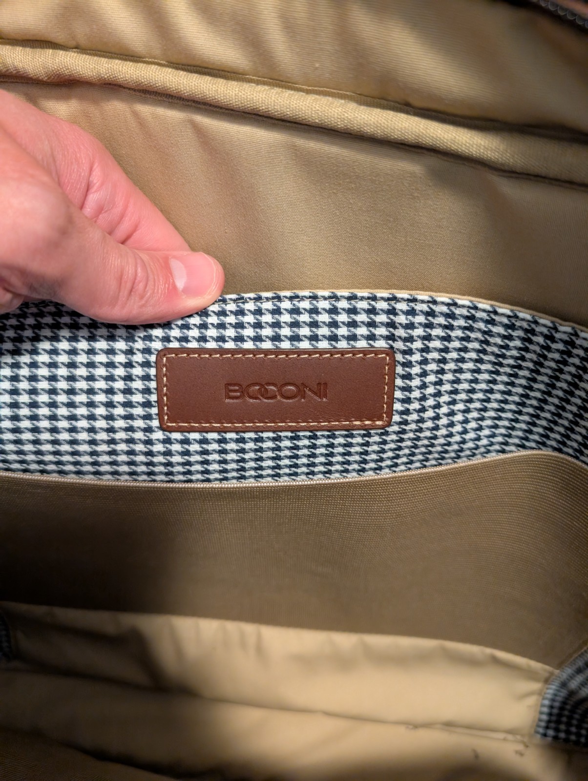 Boconi Bryant Leather Analyst Bag