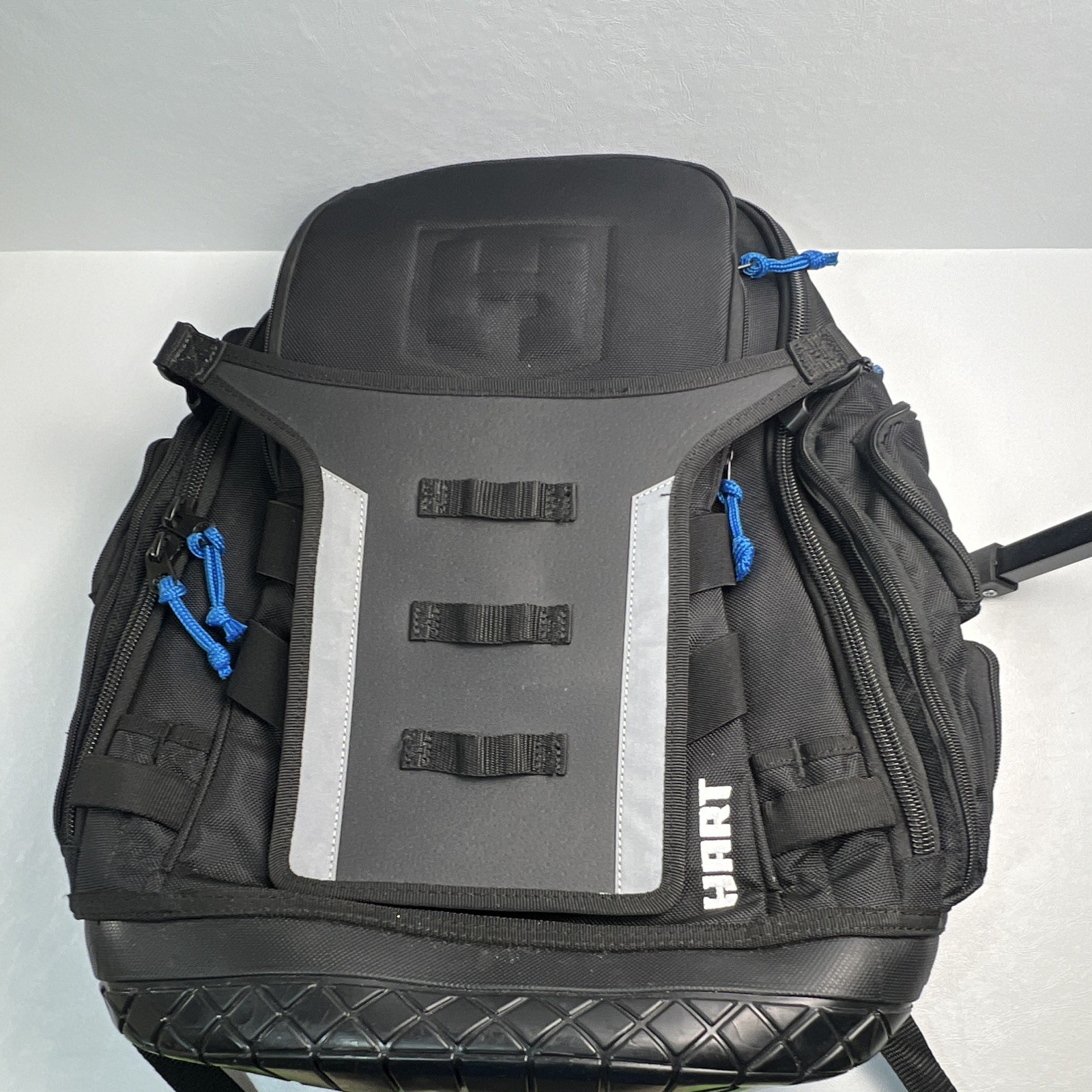 HART Black Large Backpack Zip Closure Adjustable Shoulder Strap Blue Pulls