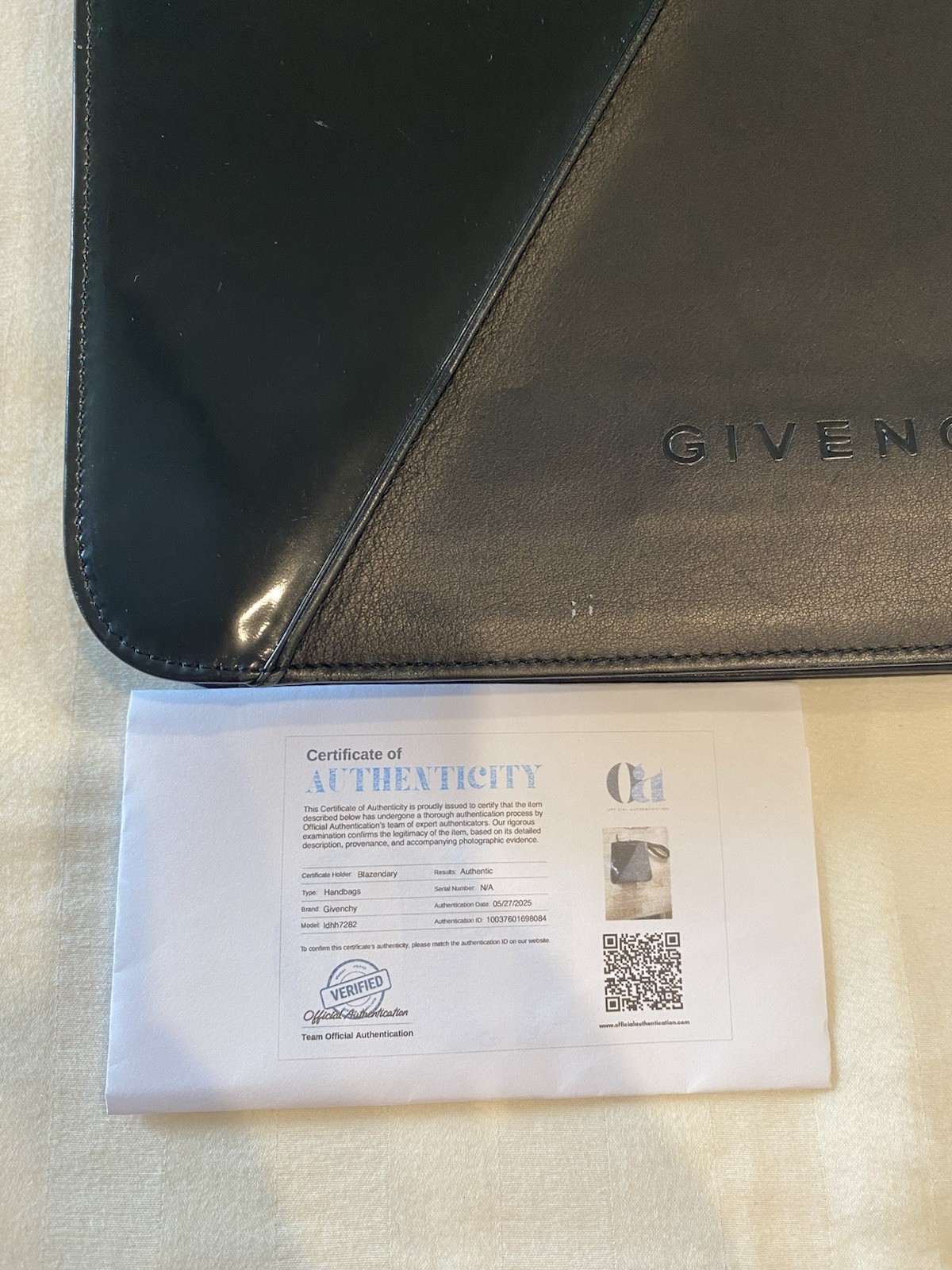 Givenchy Classic Black Shoulder Bag Leather Men’s/Unisex Vintage Two-Tone