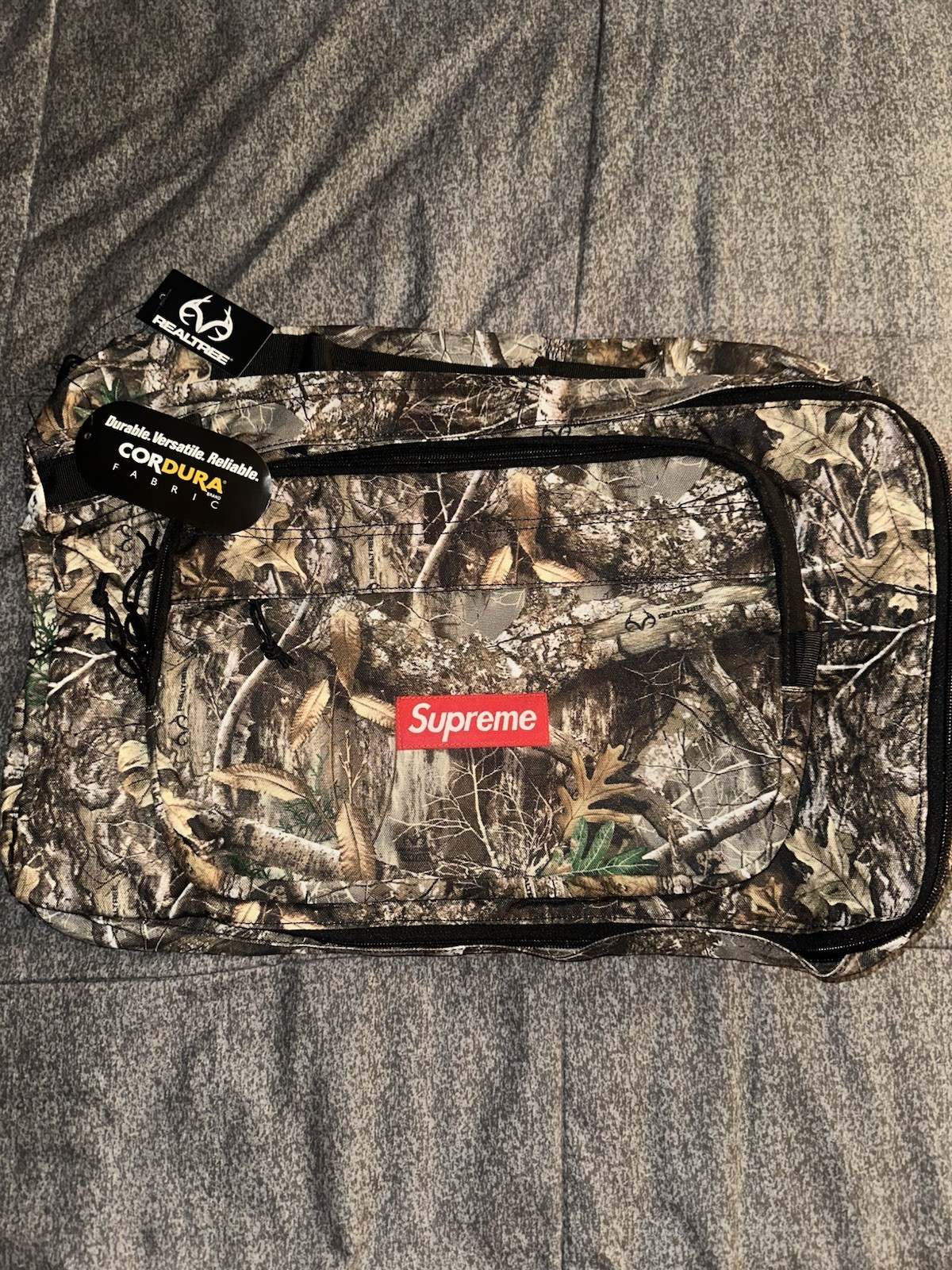 NWT FW19 Supreme Real Tree Camo Box Logo Duffle Bag Carry On FW19 Men’s
