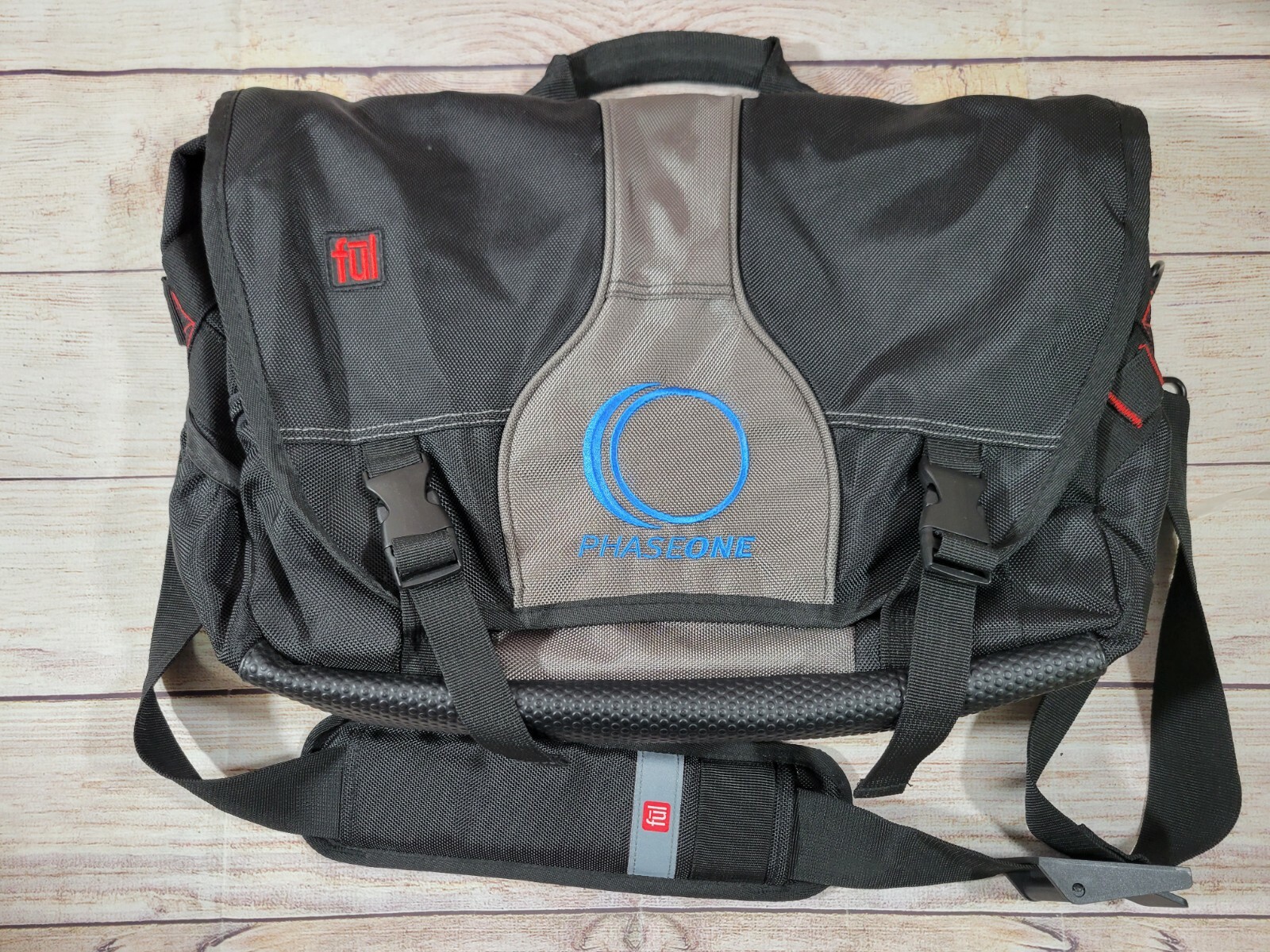 Ful Almost Famous Laptop Messenger Bag “PhaseOne” Logo EUC