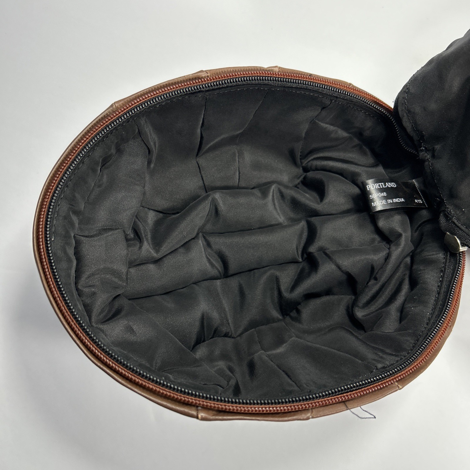 Portland Leather ‘Dublin’ Washbag in Vintage Football/Soccer Ball Style
