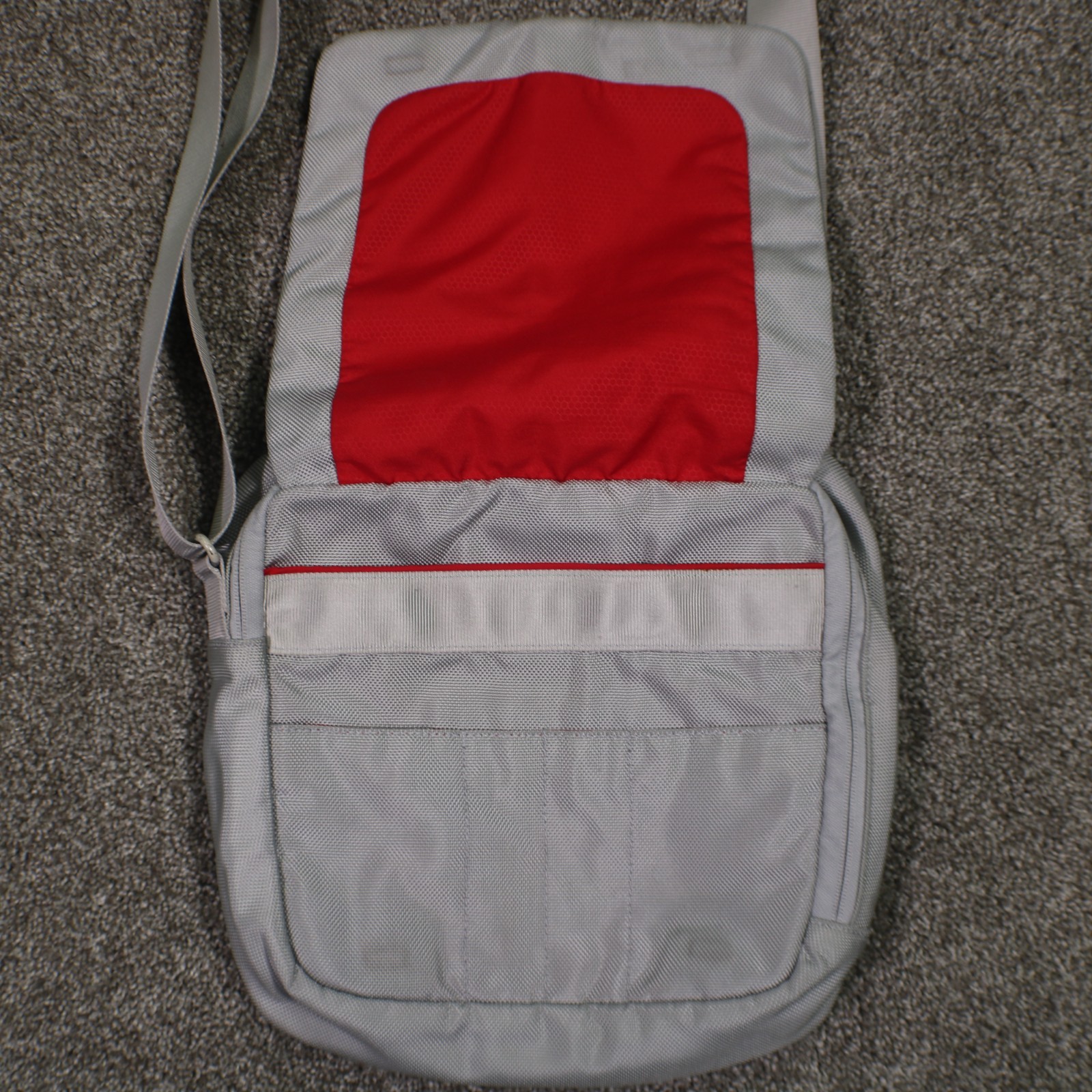 TUMI T-Tech Crossbody Shoulder Bag Gray Lightweight Nylon Flap Magnetic Closure