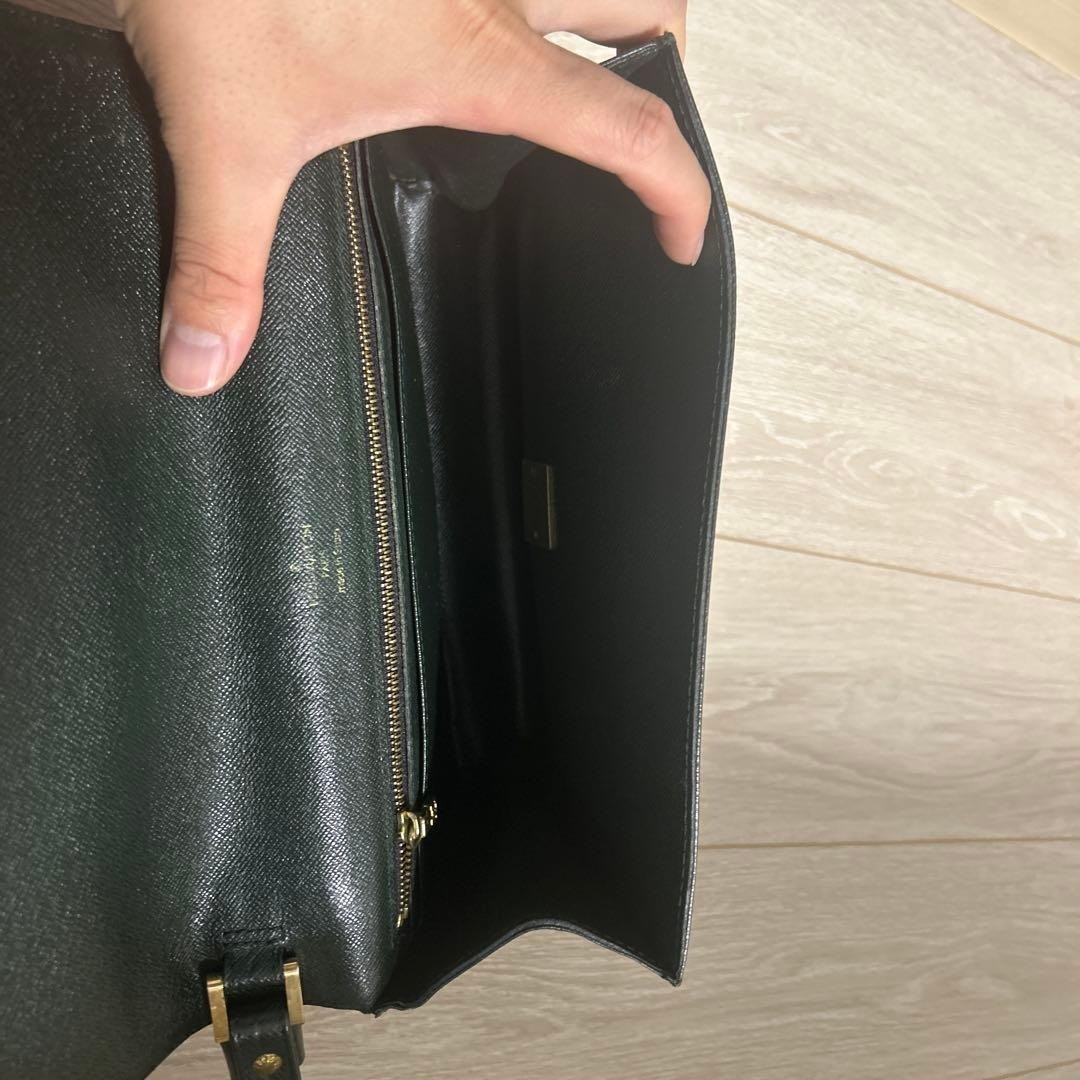 Authentic Louis Vuitton Taiga Clutch Bag Second Bag green leather made in Spain