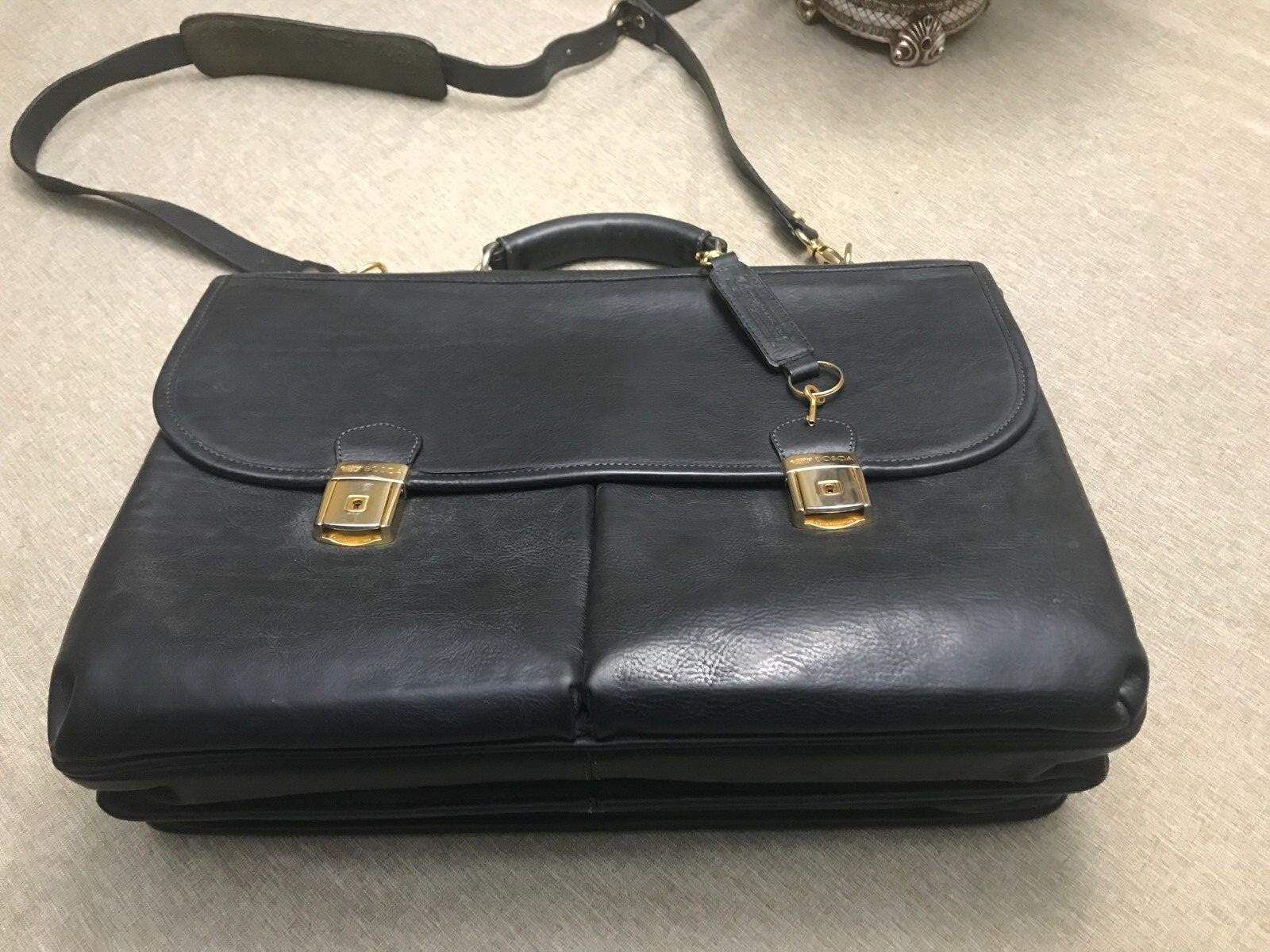 BOSCA “CORRESPONDENT” Heavy Leather Briefcase / Messenger Bag – Made in USA