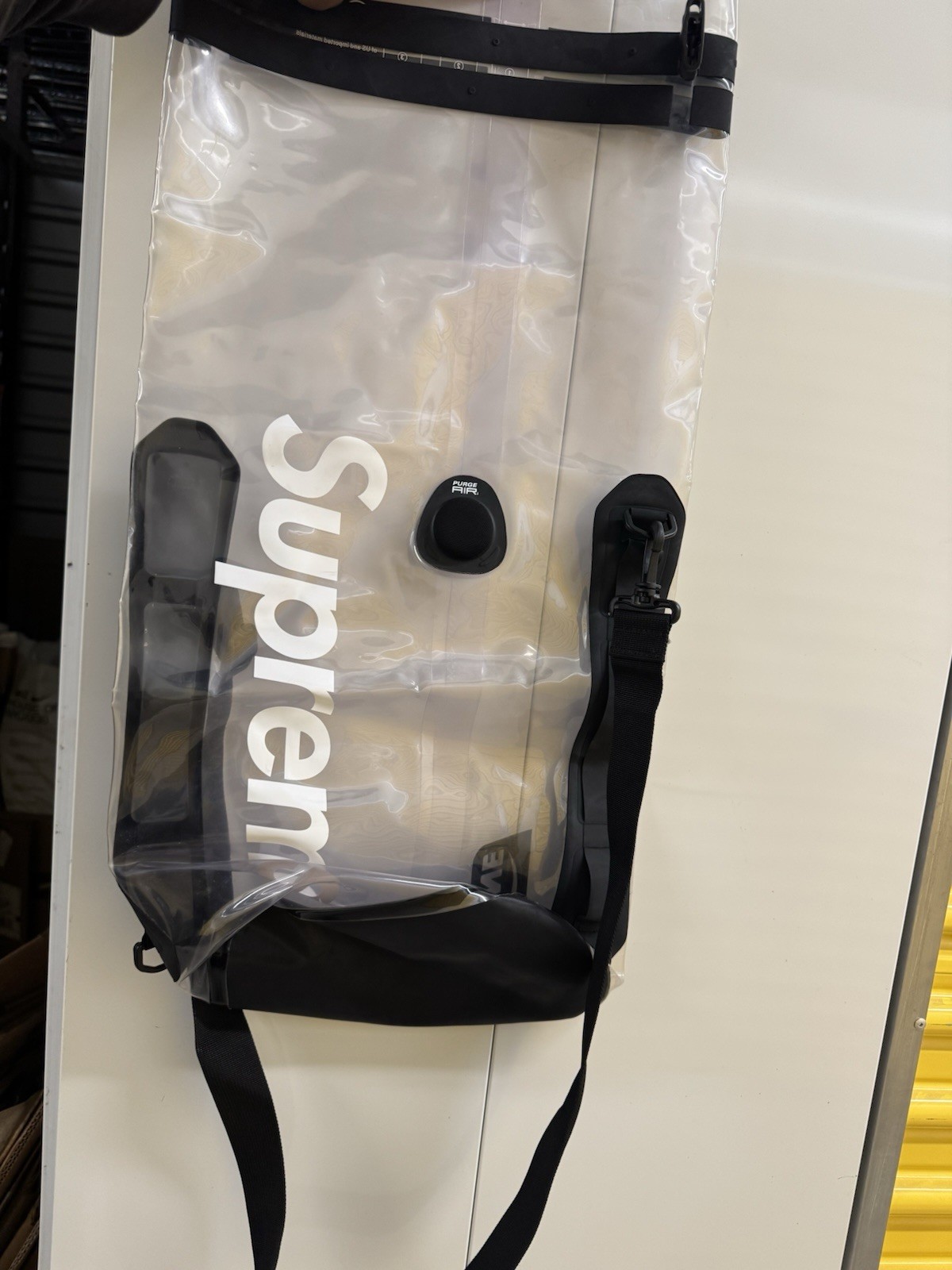 Supreme SealLine Discovery Shoulder Beach Dry Bag 20L Waterproof SS19 Clear