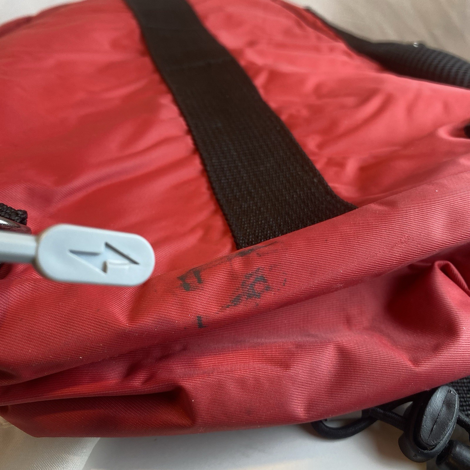 Vintage Universal Studios Sling Backpack Red Black Y2K Gorpcore Tech Bag Retro