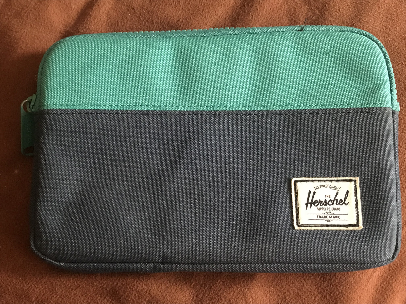 *** Herschel Supply Company Two-Tone Blue Lined Clutch/Carry-On Pouch SIZE MED
