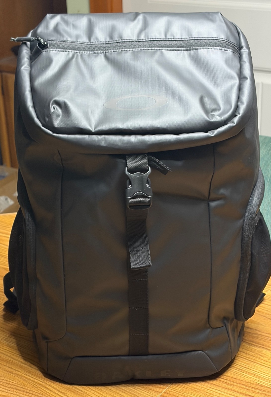 Oakley Road Trip RC Bag Backpack black brand new