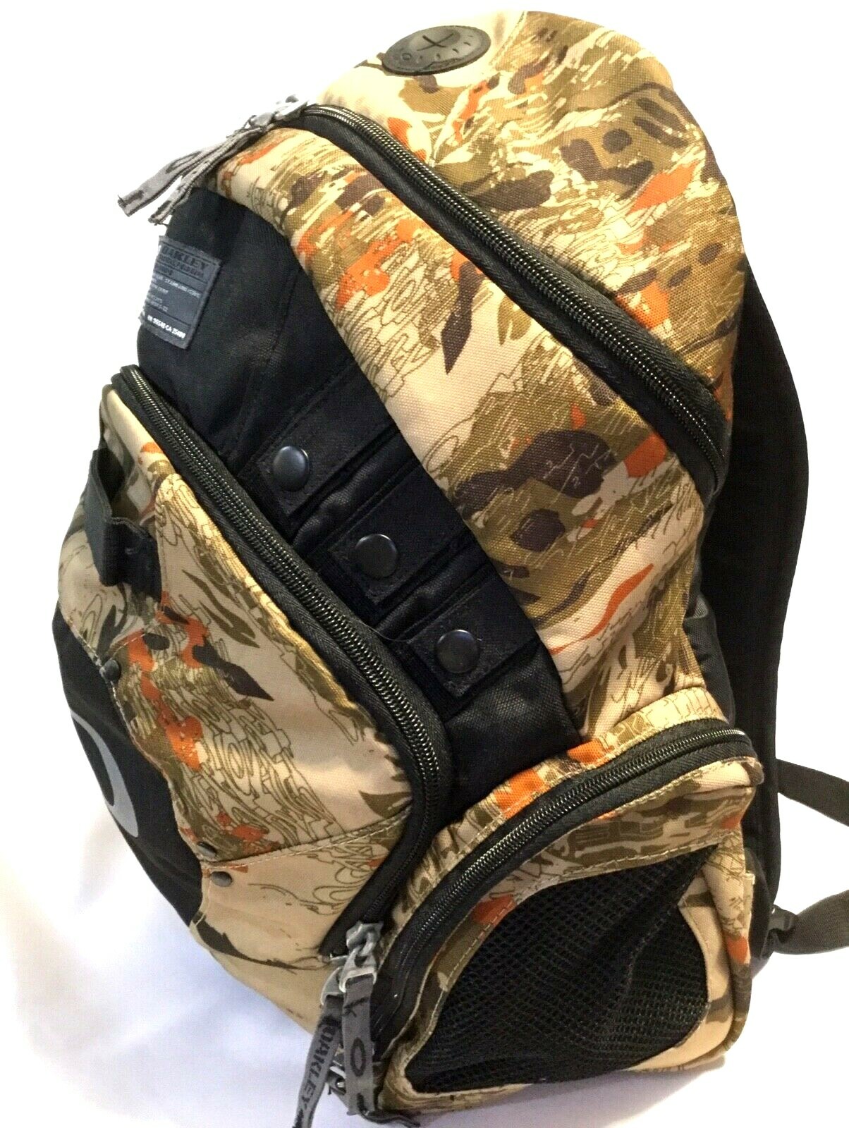 RARE OAKLEY TACTICAL FIELD GEAR BACKPACK Camouflage w/ Black Trim Hiking Pack