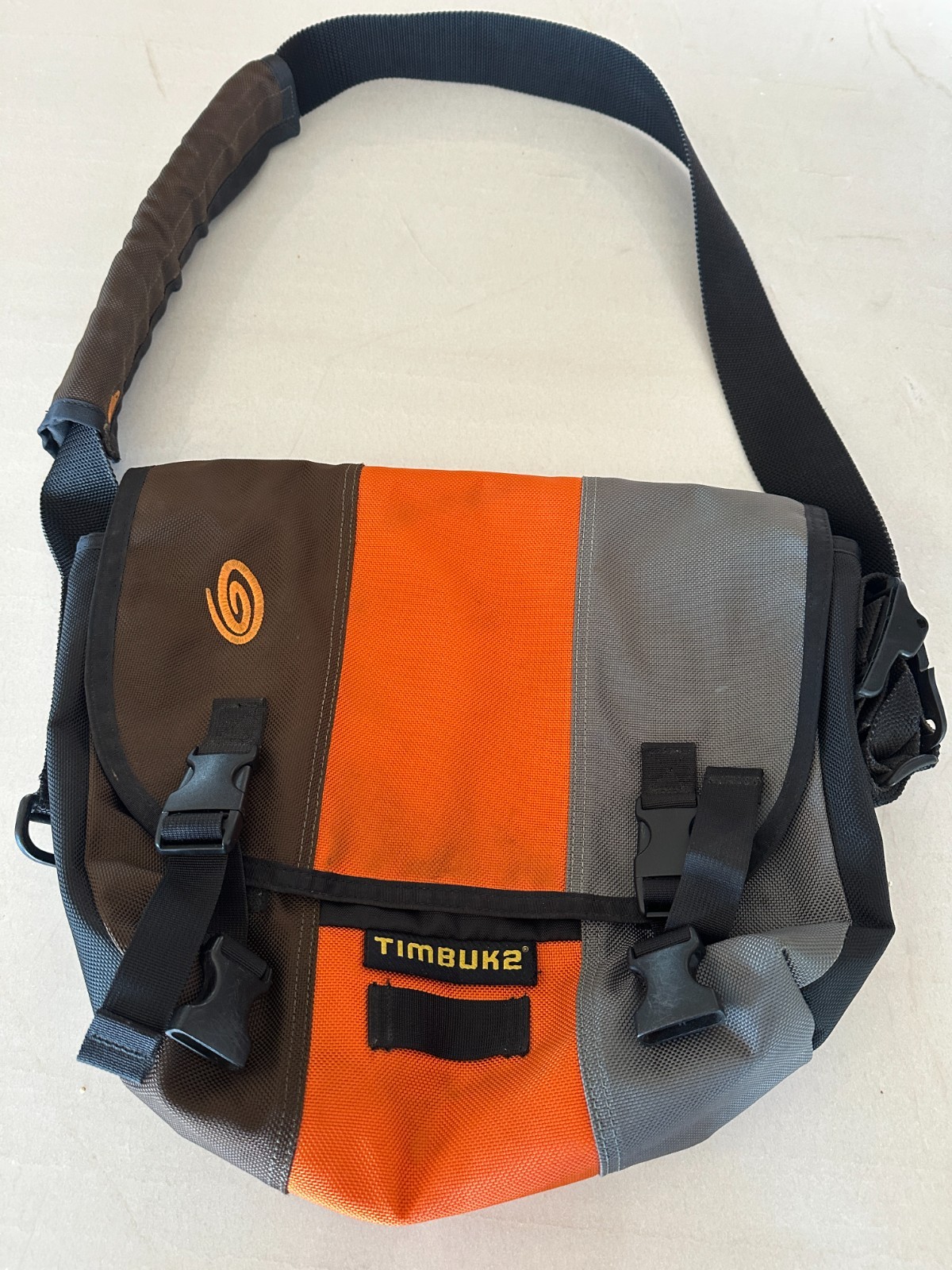 VTG Timbuk2 Classic Small Messenger Bag Orange Brown 20”x12” Great!