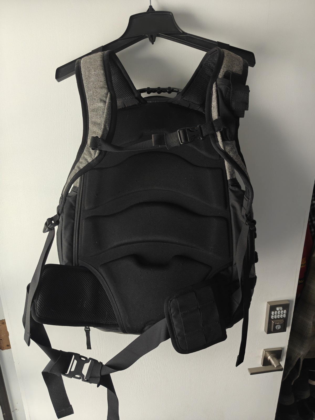 Oakley Kitchen Sink backpack 34L 17″ Laptop Tactical Hiking Back Pack EUC