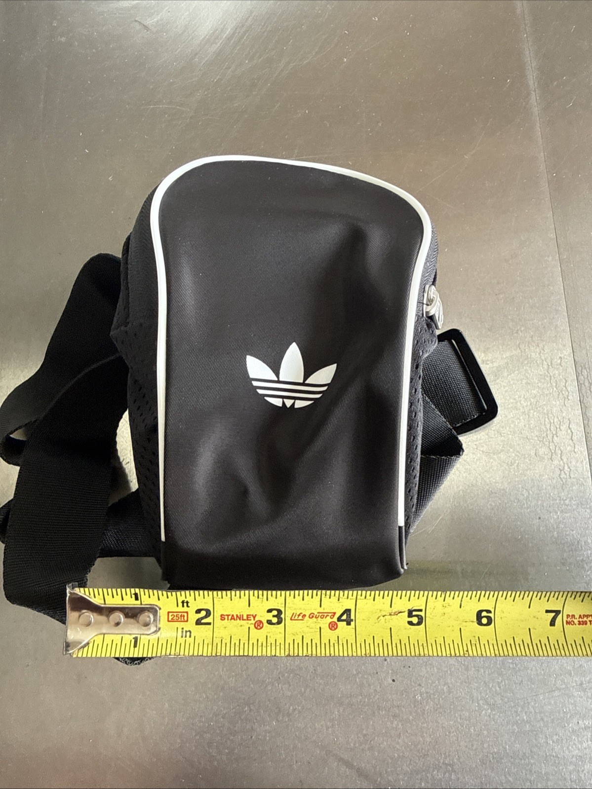 Adidas Original Adicolor Small Sling Bag Black White JD5570 BRAND New in package